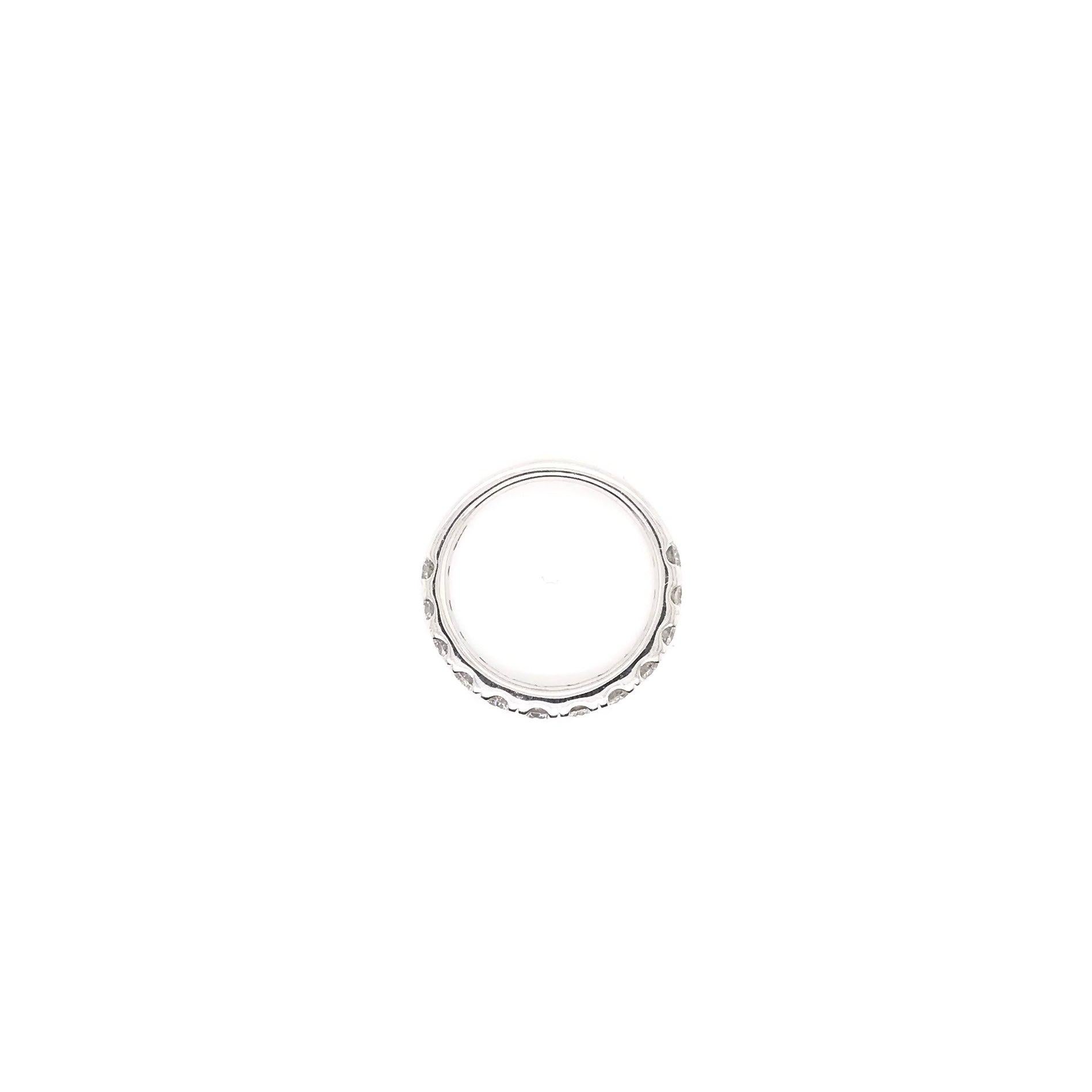 Contemporary 1.00 Carat DTW Diamond Band For Sale