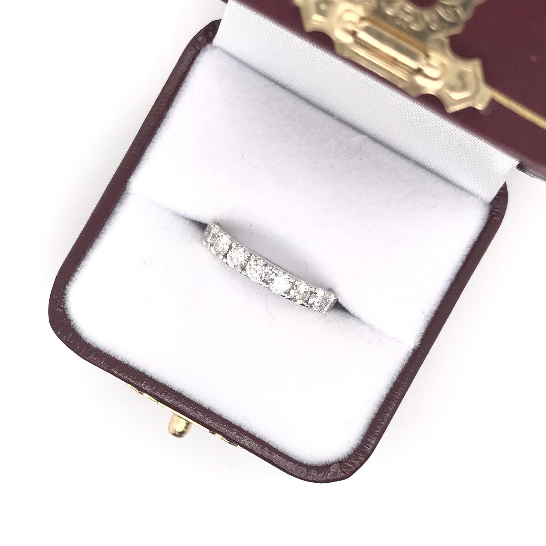 Round Cut 1.00 Carat DTW Diamond Band For Sale