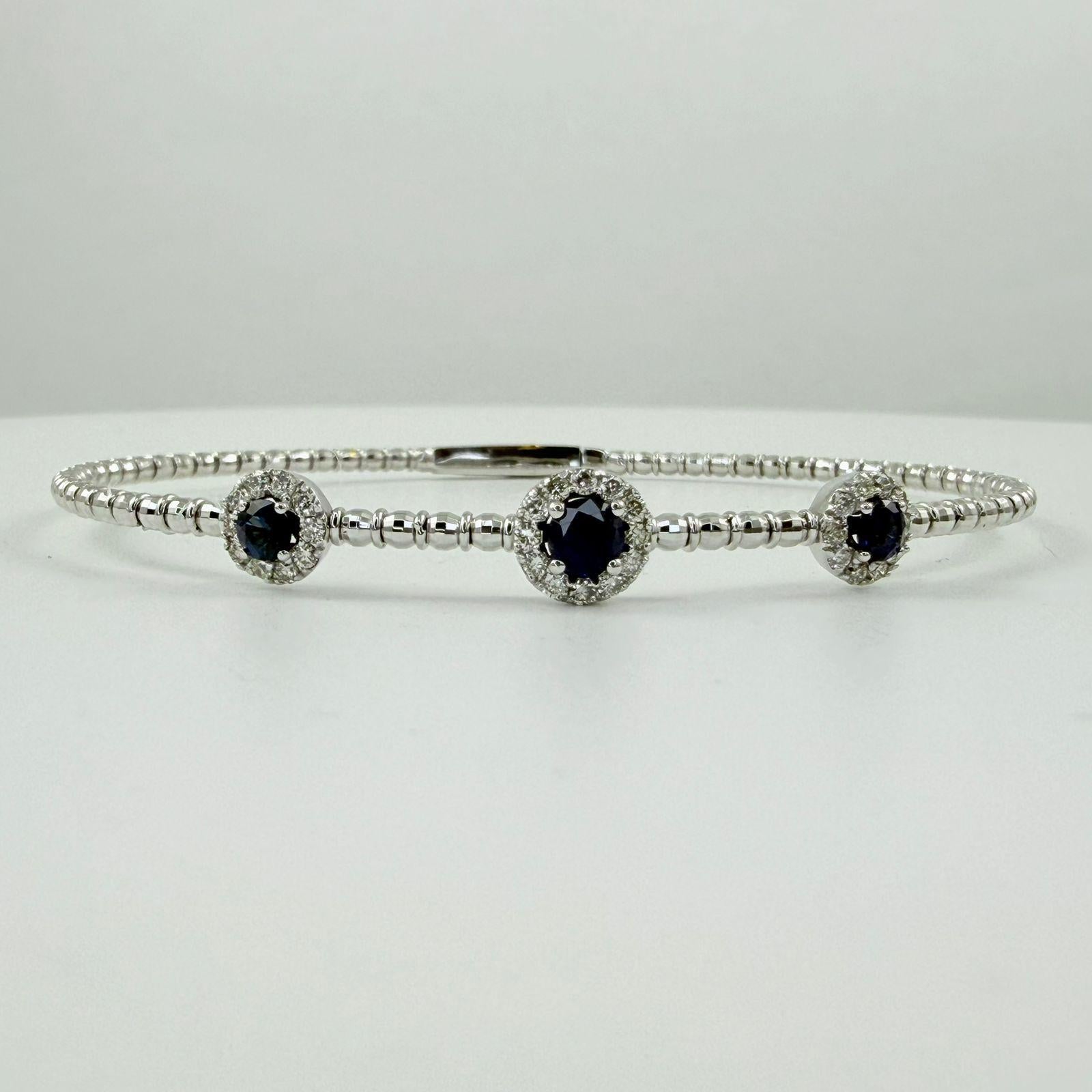 Flexibler Armreif mit 1,00 Karat Smaragd und Diamant aus 14K Weißgold im Zustand „Neu“ im Angebot in New York, NY