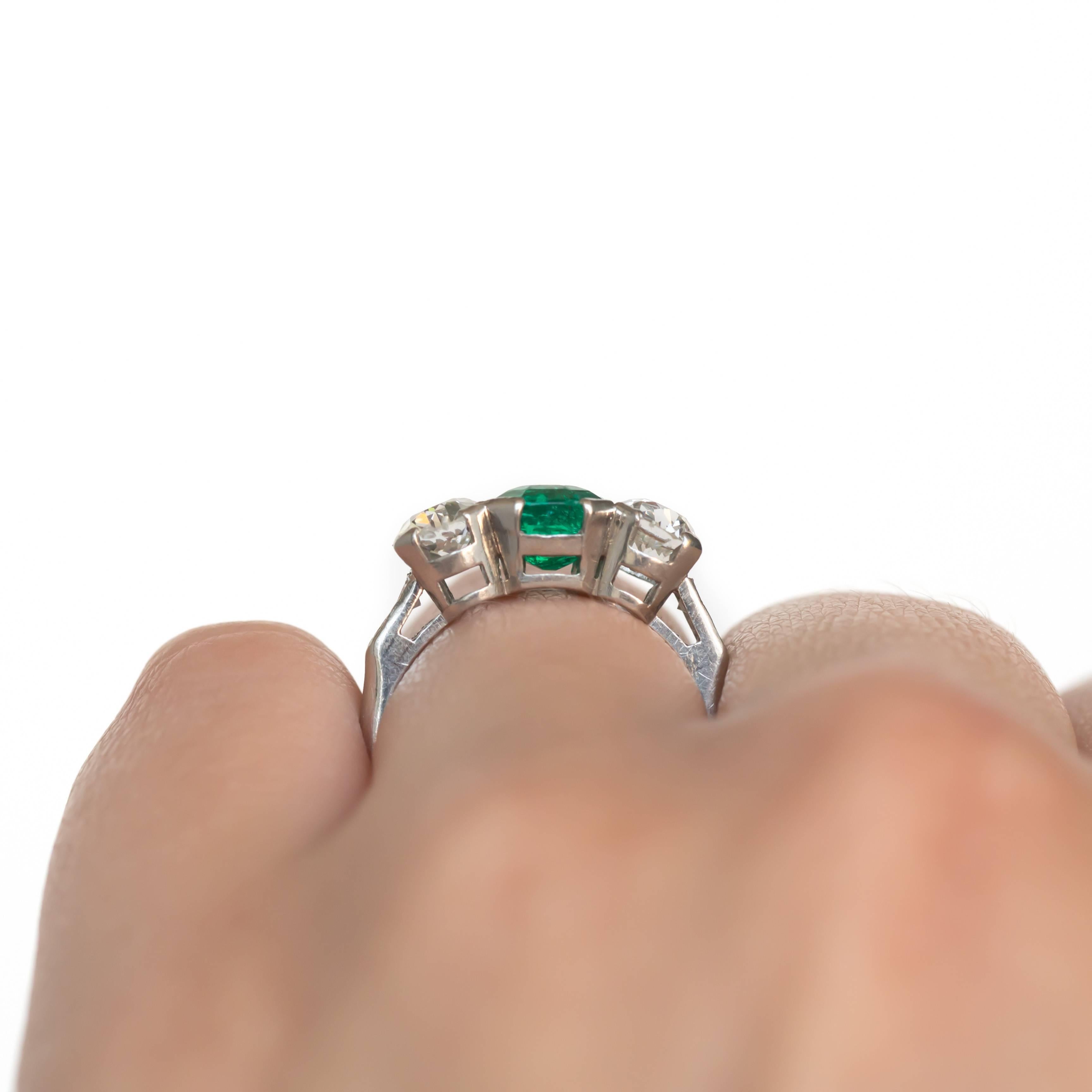 1.00 Carat Emerald and Diamond Platinum Engagement Ring For Sale 2