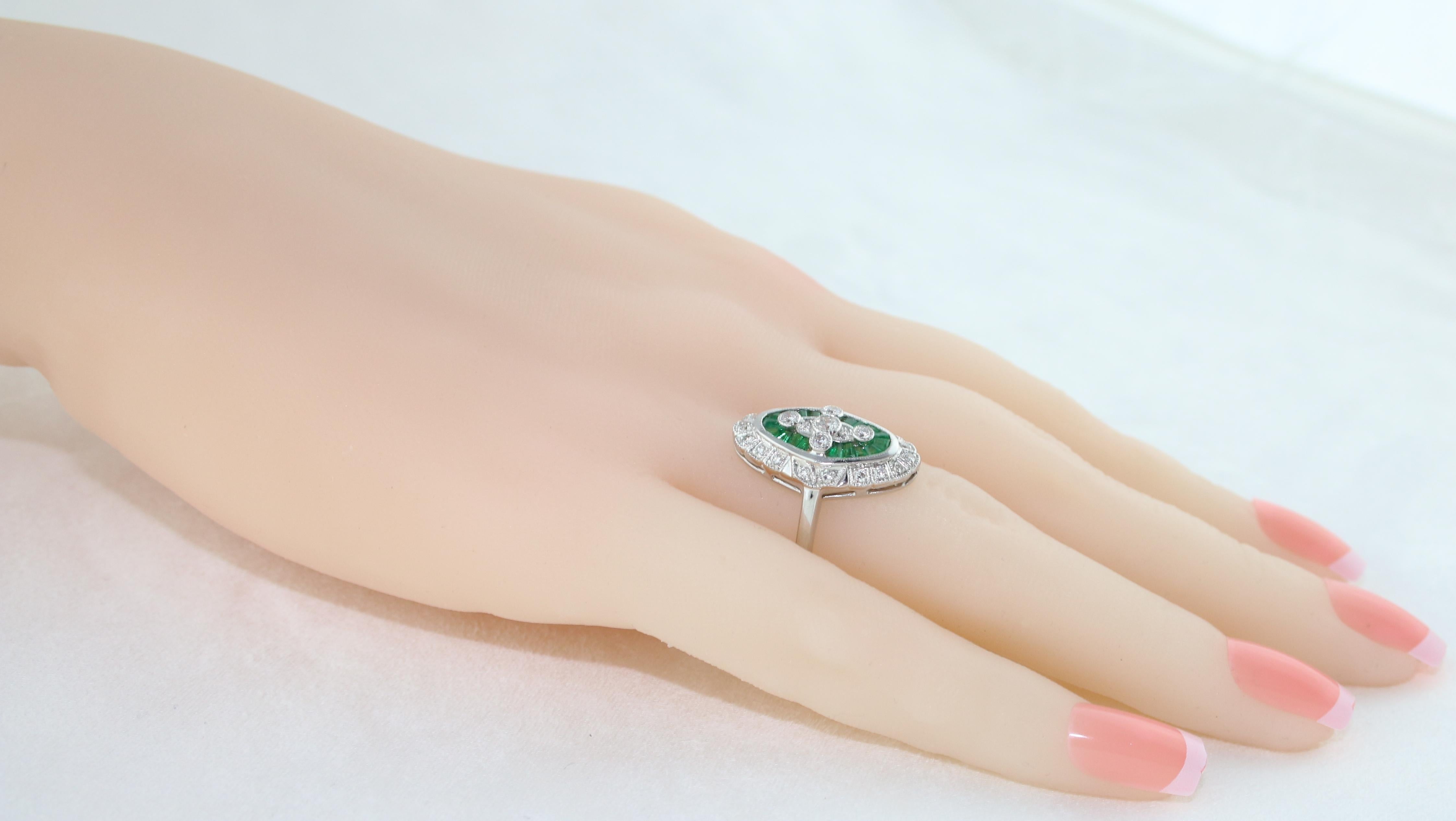 1.00 Carat Emerald Diamond Gold Ring In New Condition For Sale In New York, NY