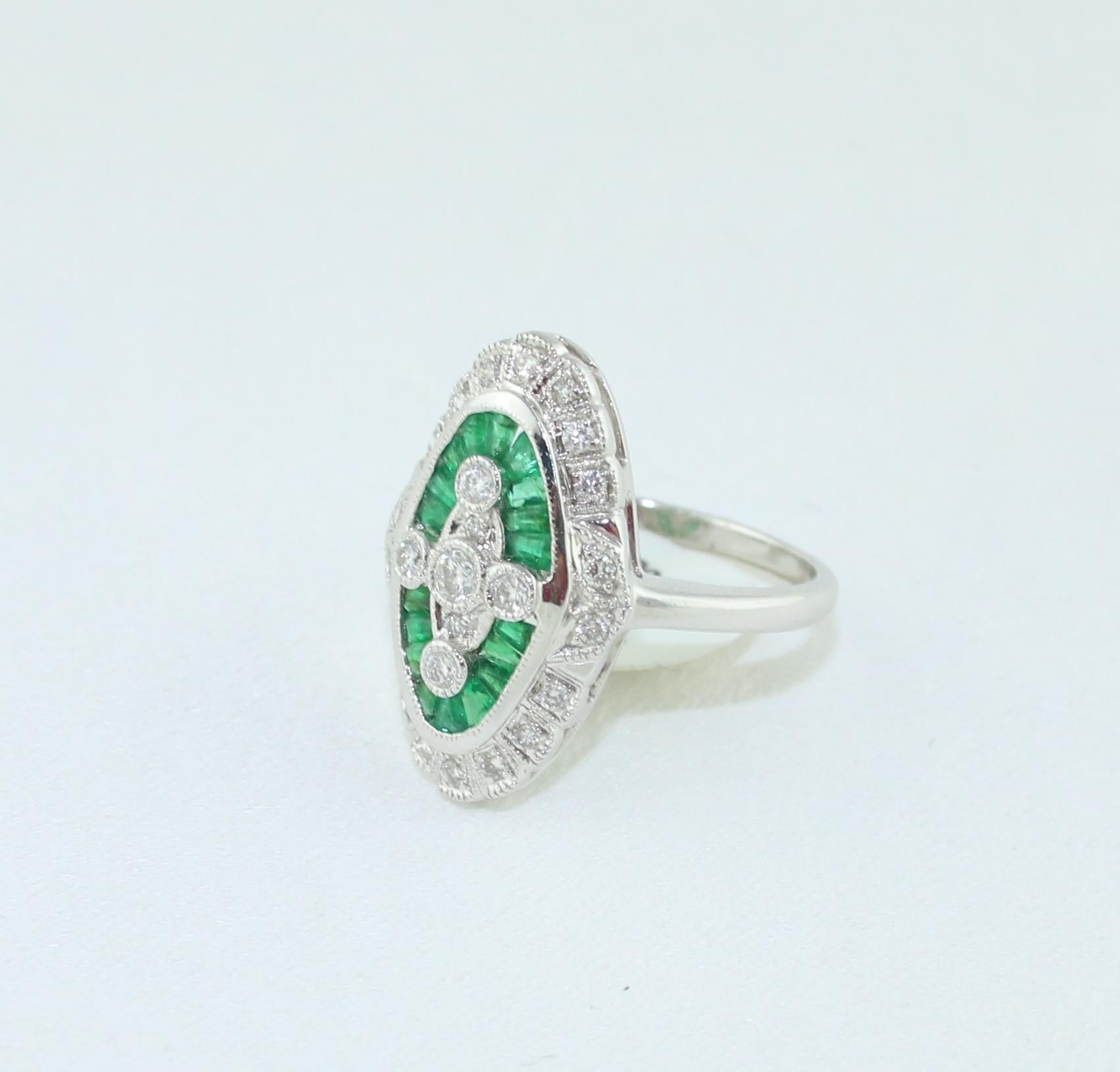 1.00 Carat Emerald Diamond Gold Ring For Sale 1