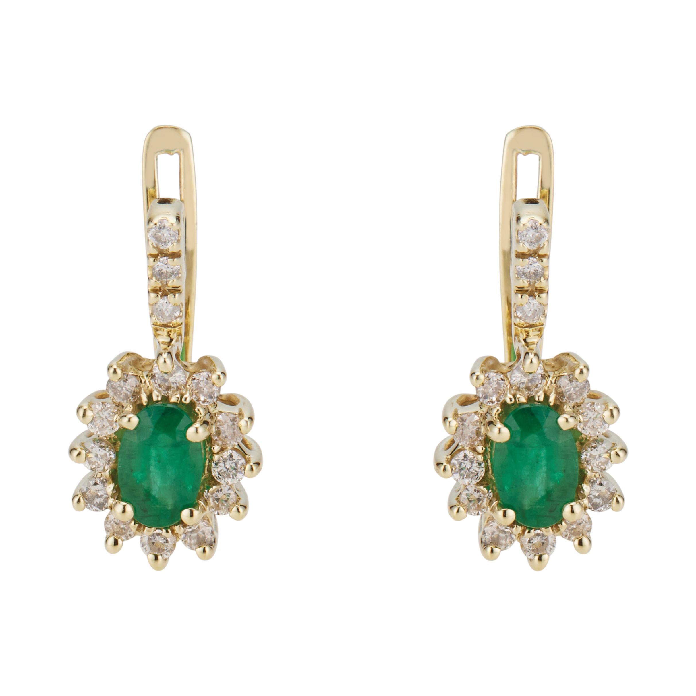 1.00 Carat Emerald Diamond Lever Back Yellow Gold Earrings For Sale