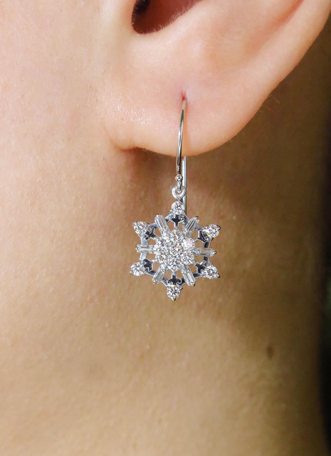 A wonderful Estate Diamond Snowflake Drop Earrings in 14K White Gold (stamped), all Diamonds estimated as 1.00CT in F-G color, VS-SI clarity. White and so BRILLIANT and Sparkly that you won't notice some few natural imperfections that the diamond