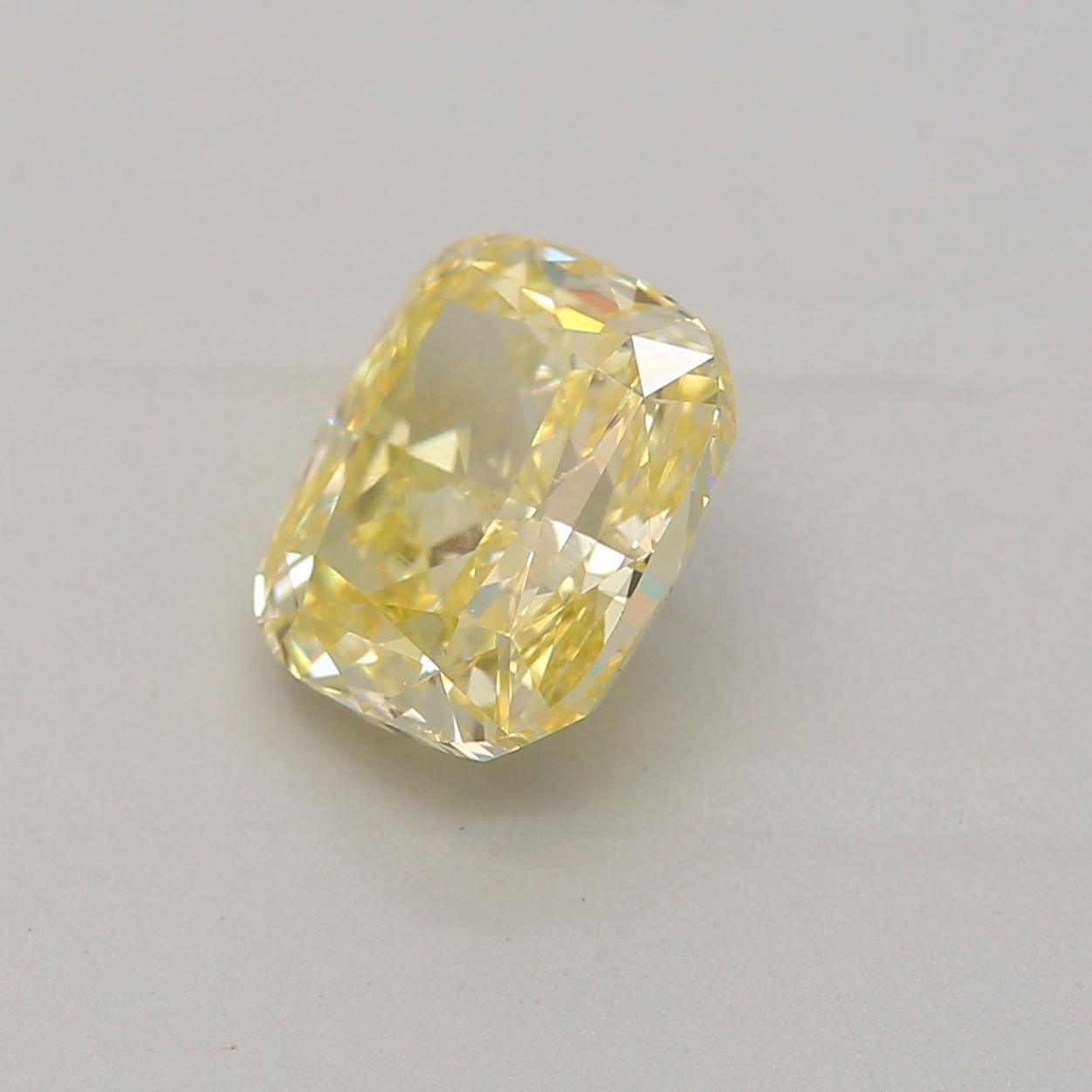 Taille coussin Diamant jaune intense fantaisie taille coussin de 1,00 carat, pureté SI2, certifié GIA en vente