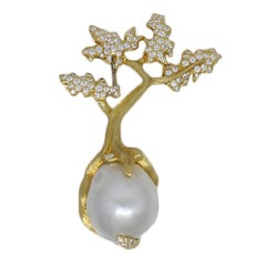 1.00 Carat Henry Dunay Yellow Gold Pearl and Diamond Pin