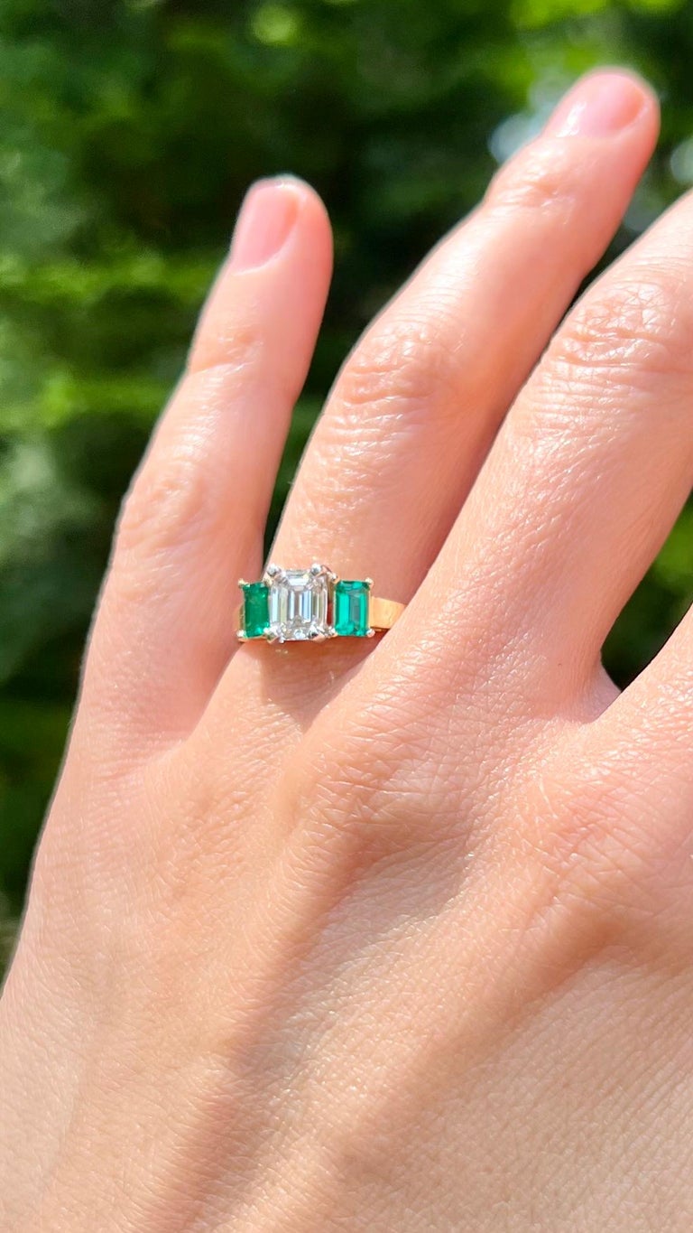 1.00 Carat Lab Grown Diamond and Natural Emerald Engagement Ring For Sale at 1stDibs