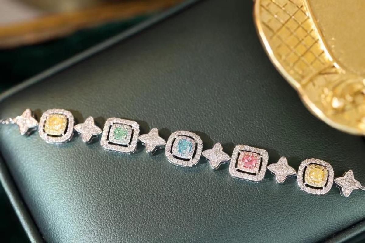 Pulsera de diamantes de mezcla de colores de 1,00 quilates Corte cojín en venta