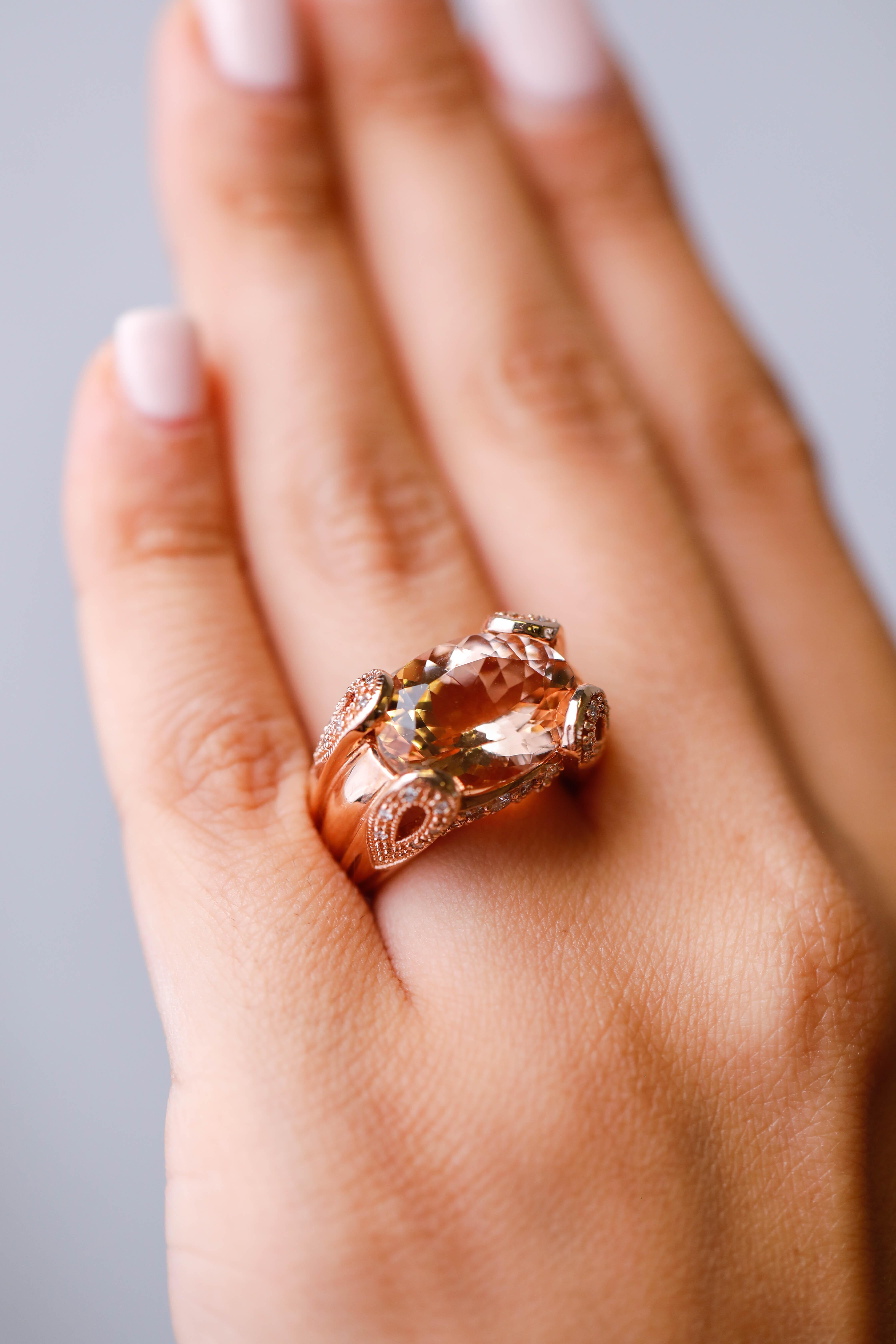 10 TCW Oval Morganite and Diamond accent Cocktail Ring in 14 karat Rose Gold In New Condition In New York, NY