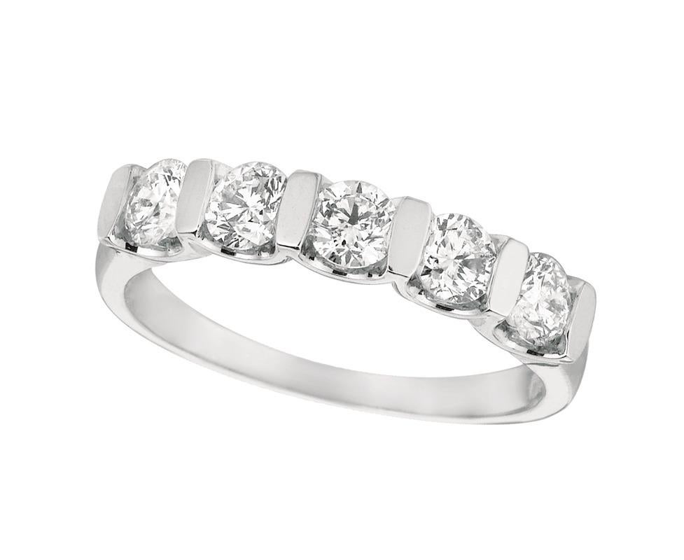 Contemporary 1.00 Carat Natural Diamond 5-Stone Ring Band G SI 14 Karat White Gold For Sale
