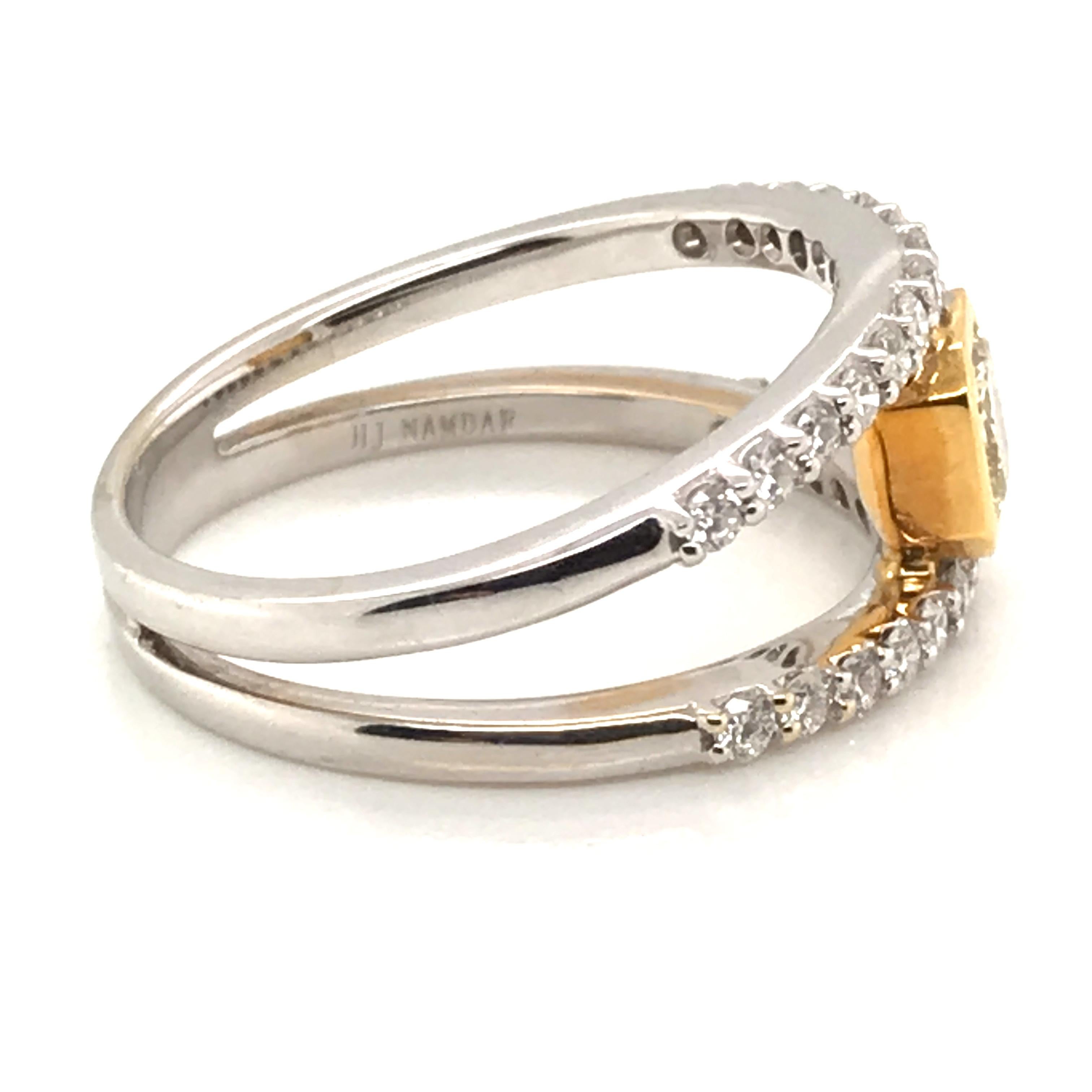 Women's 1.00 Carat Natural Fancy Yellow Diamond Ring with 18 Karat White and Yellow Gold For Sale