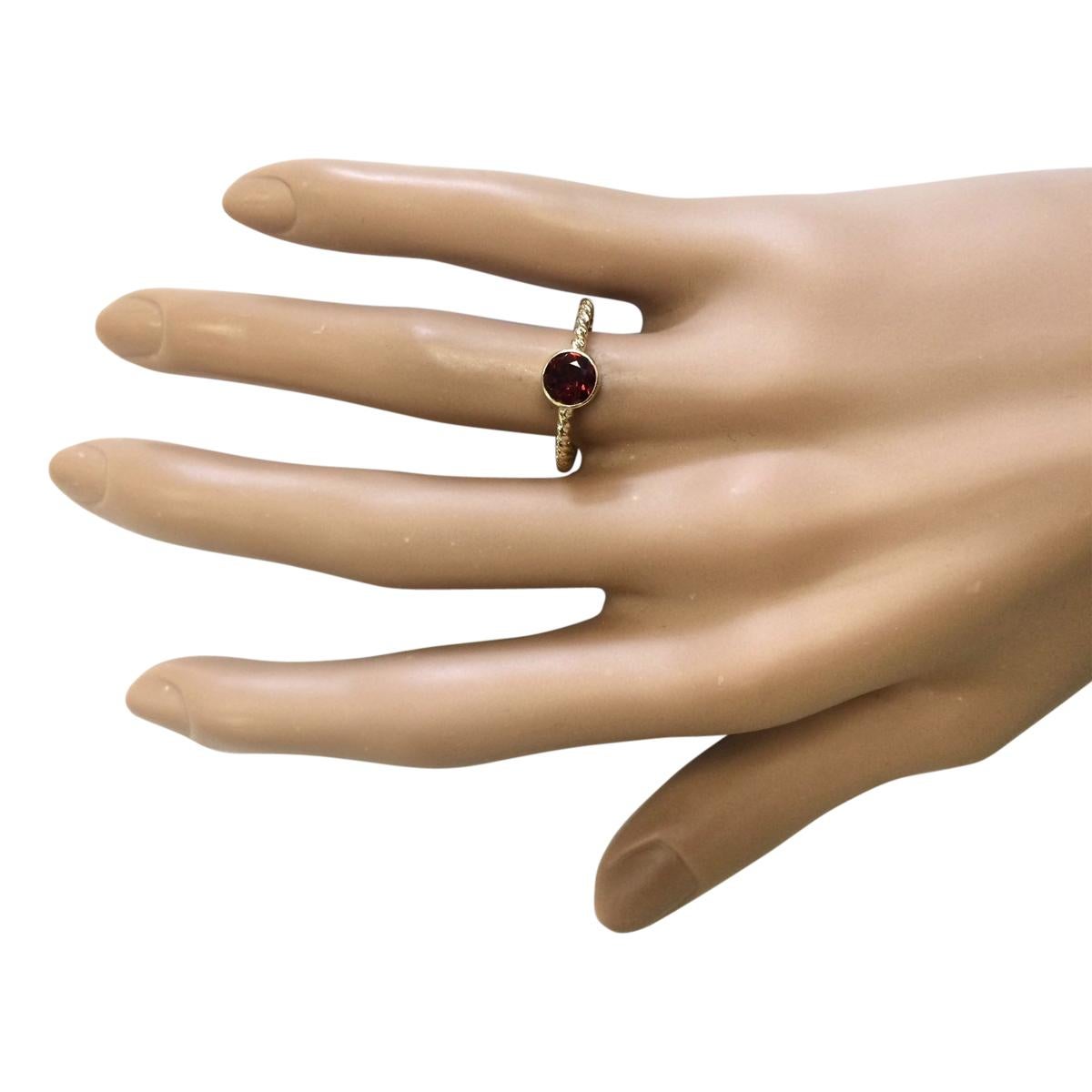 Natural Garnet Ring In 14 Karat Yellow Gold  In New Condition For Sale In Los Angeles, CA