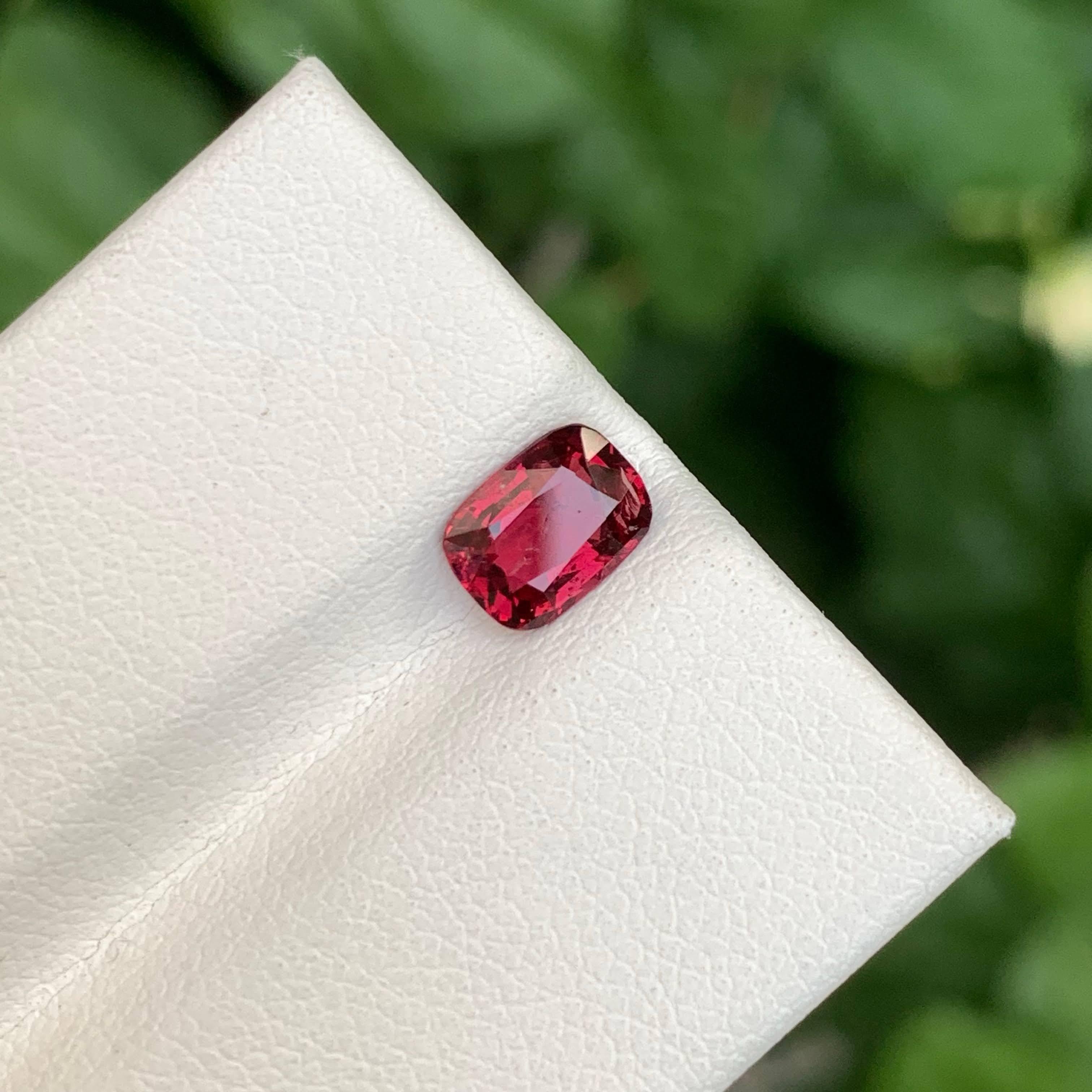 1,00 Quilate Piedra Espinela Roja Natural Suelta Talla Cojín Gema Birmana en Nuevo estado para la venta en Bangkok, TH