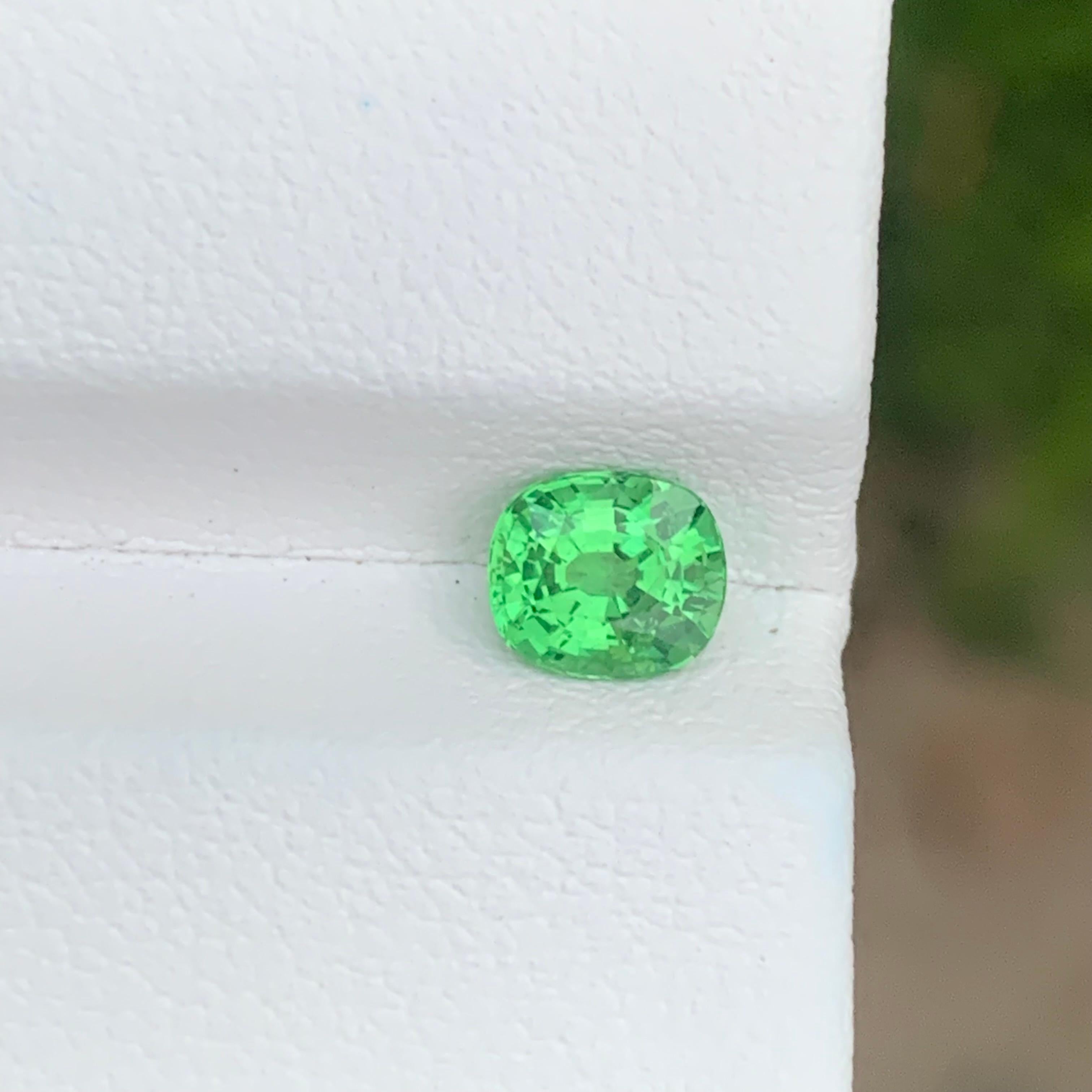 1.00 Carat Natural Loose Tsavorite Garnet Cushion Shape Gemstone For Sale 6