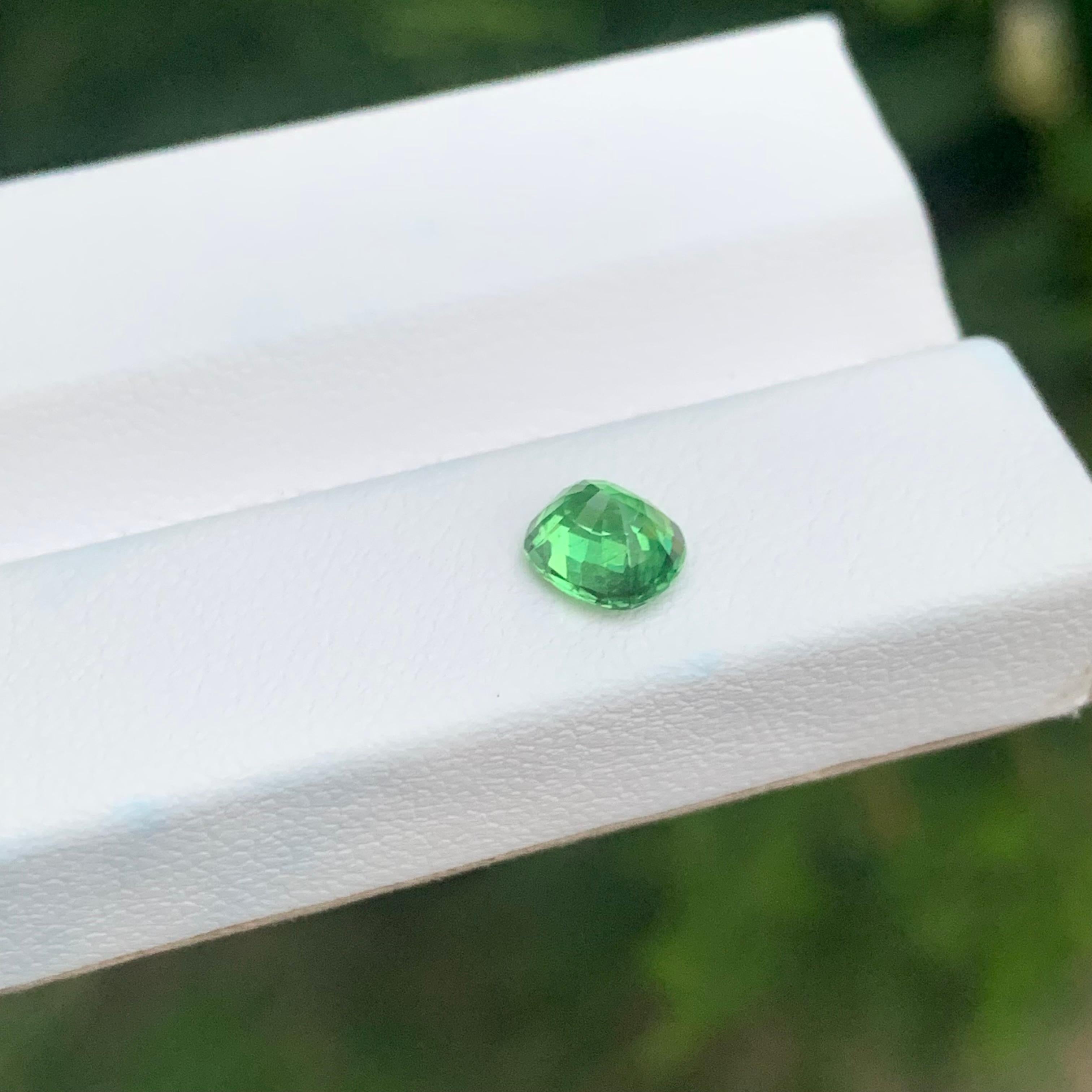 1.00 Carat Natural Loose Tsavorite Garnet Cushion Shape Gemstone For Sale 3