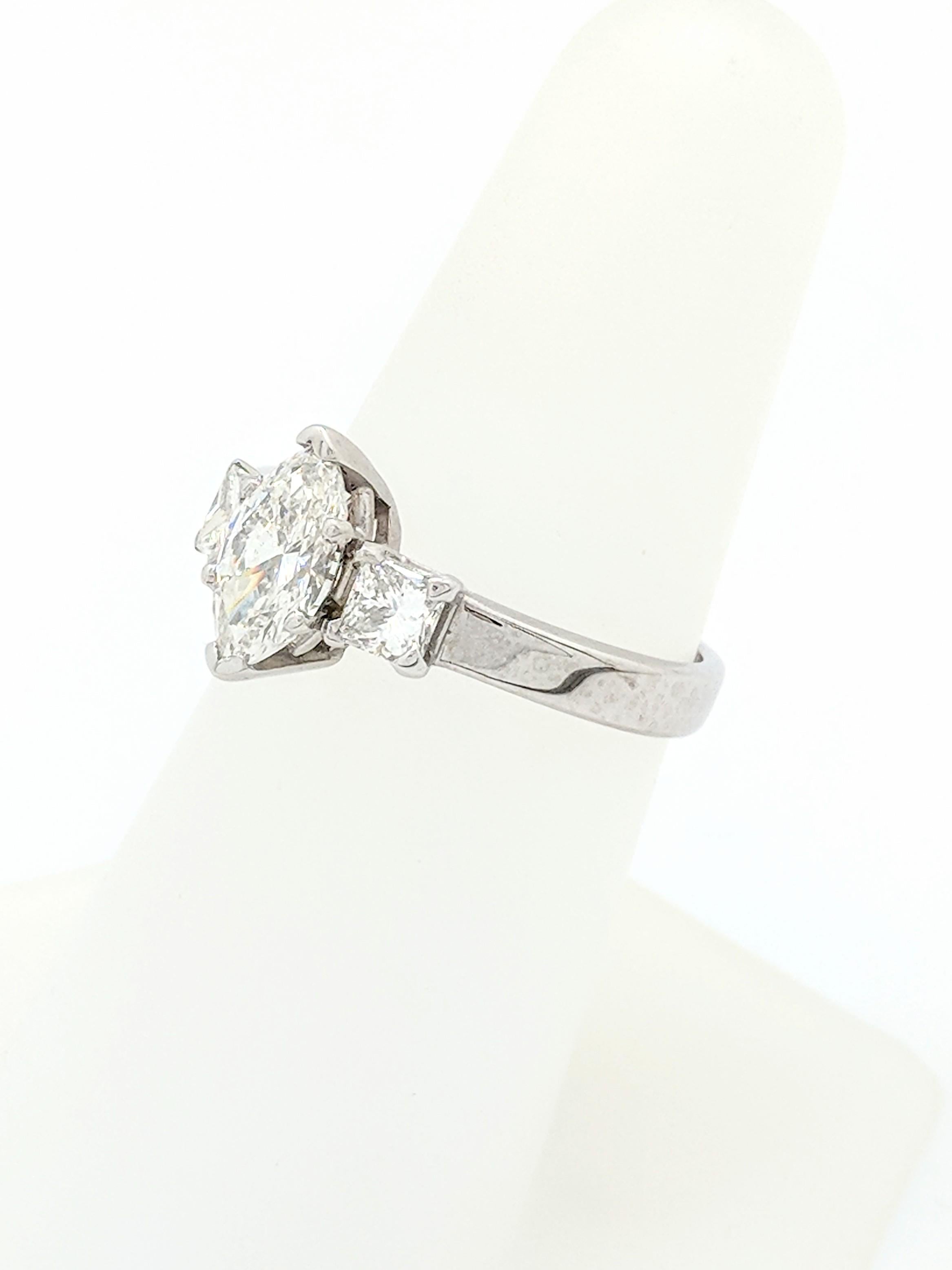 1.00 Carat Natural Marquise Cut Diamond Engagement Ring Platinum In Excellent Condition For Sale In Gainesville, FL