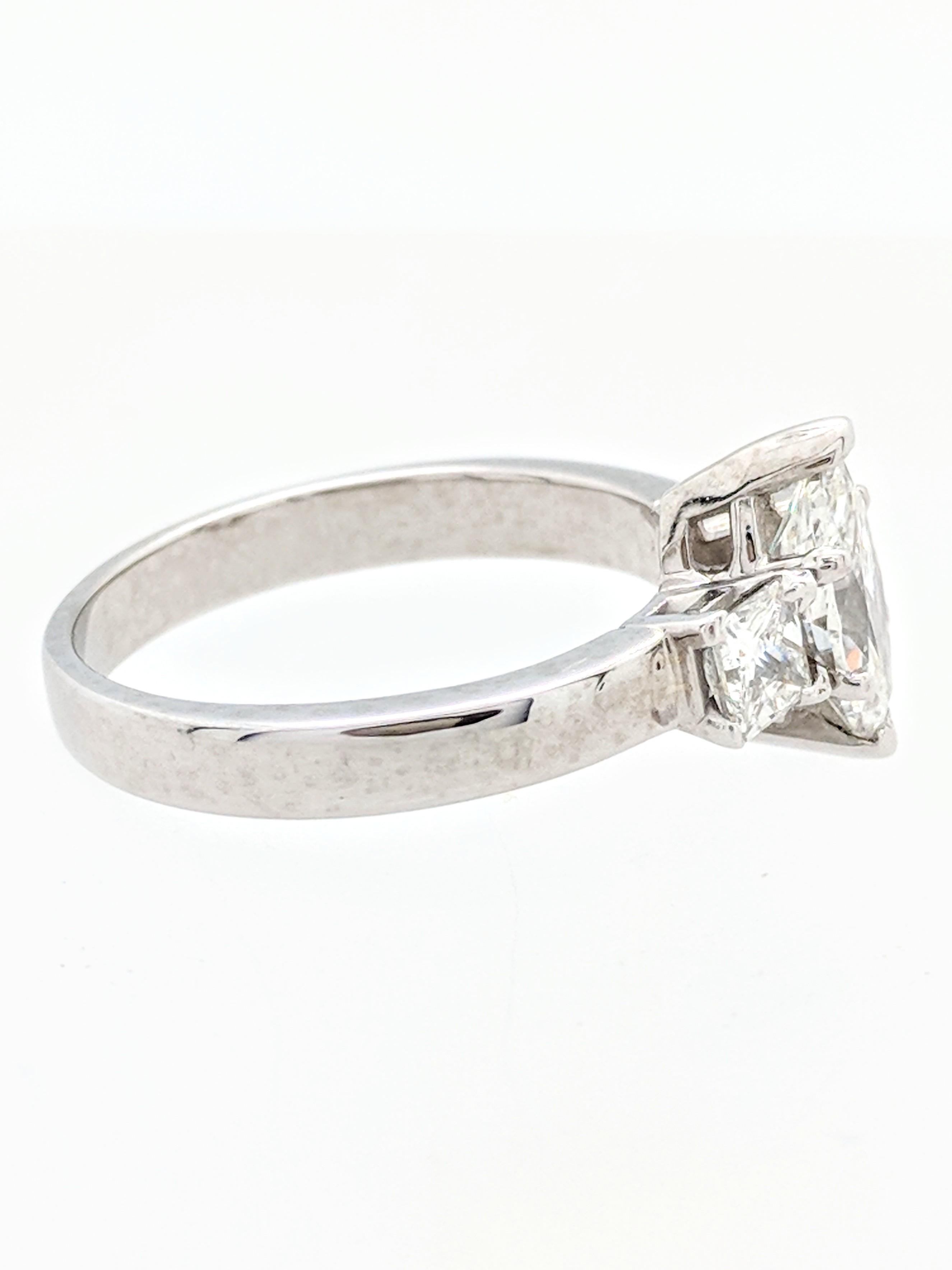 1.00 Carat Natural Marquise Cut Diamond Engagement Ring Platinum For Sale 3
