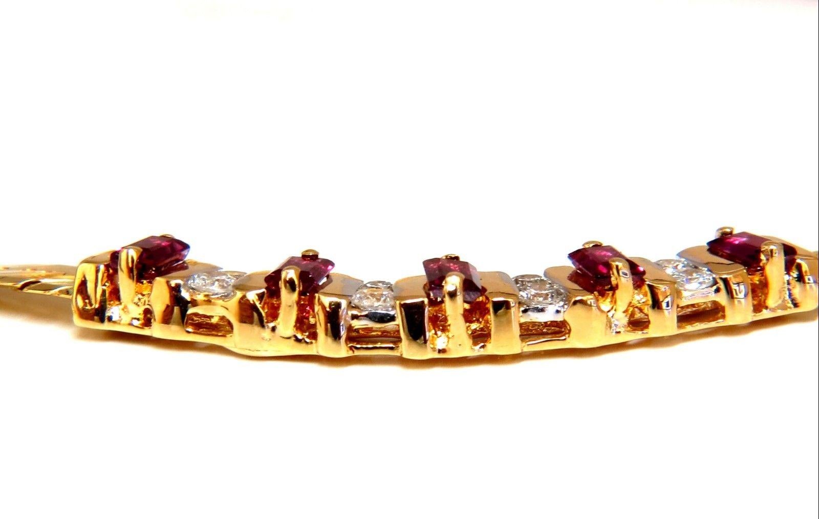 Herringbone Flat

.50ct Natural Emerald cut Ruby necklace.

.50ct. Natural round diamonds.

G-color Vs-2 clarity.

Rounds & full cuts, Classic blood red.

14kt. Yellow gold

14.2 grams 

$5,000 appraisal will accompany

17 inches = wearable