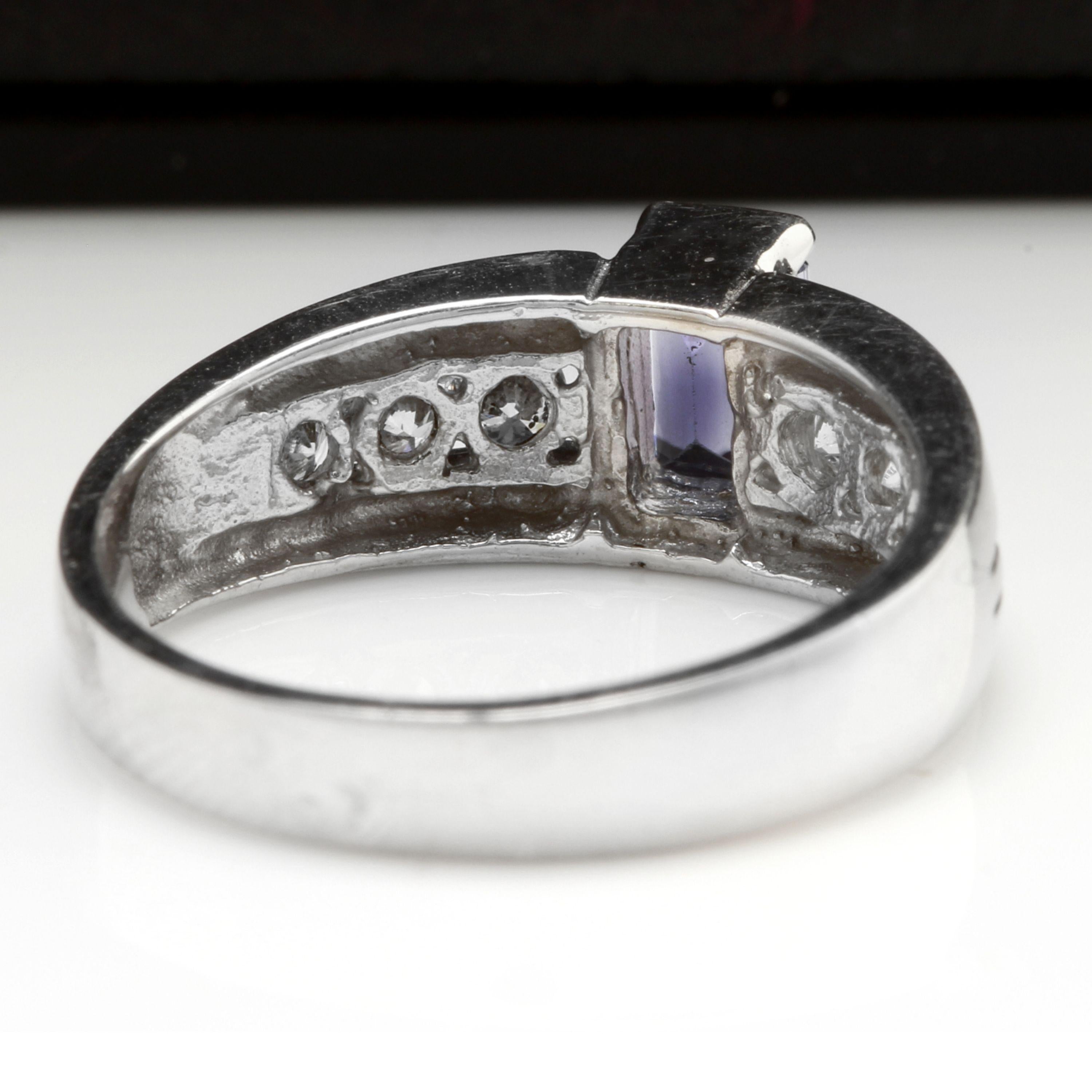 Women's 1.00 Carat Natural Tanzanite and Diamond 14 Karat Solid White Gold Ring For Sale