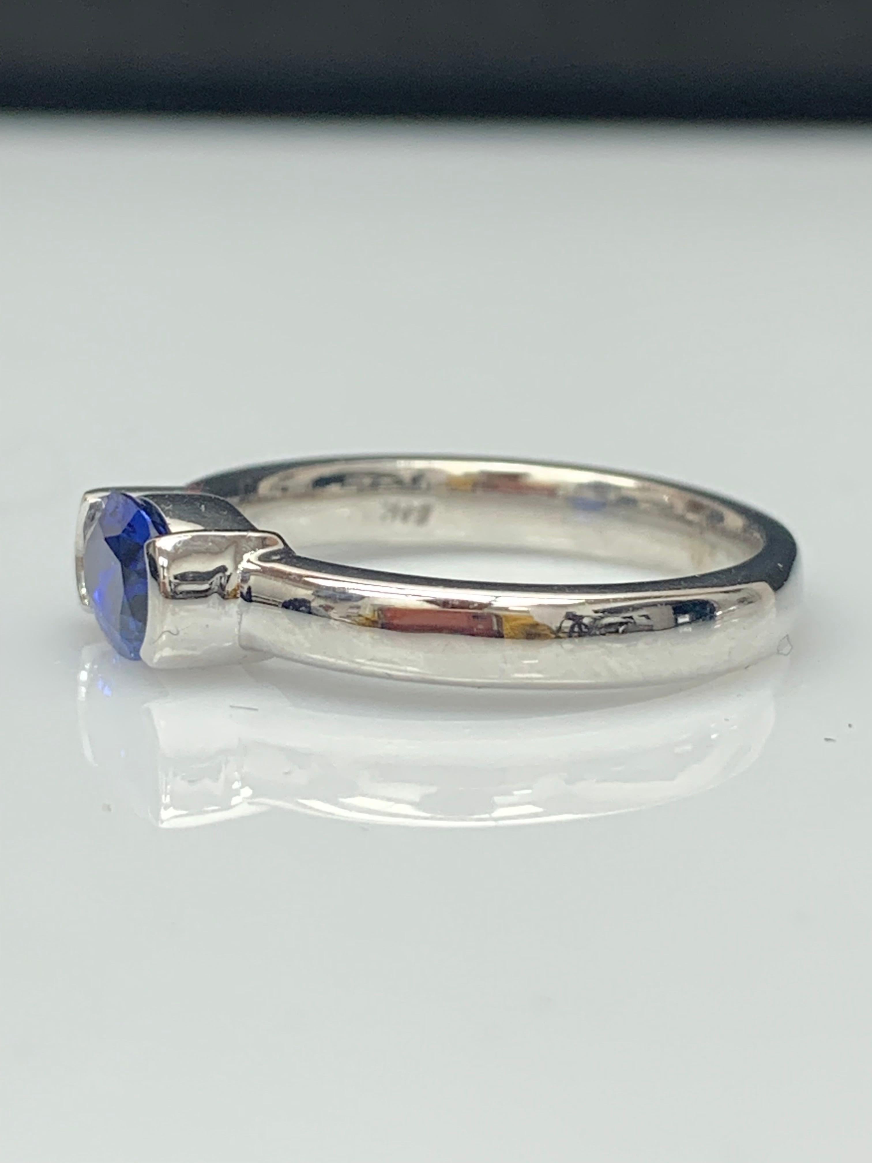 1.00 Carat Oval Cut Blue Sapphire Band Ring in 14K White Gold For Sale 7