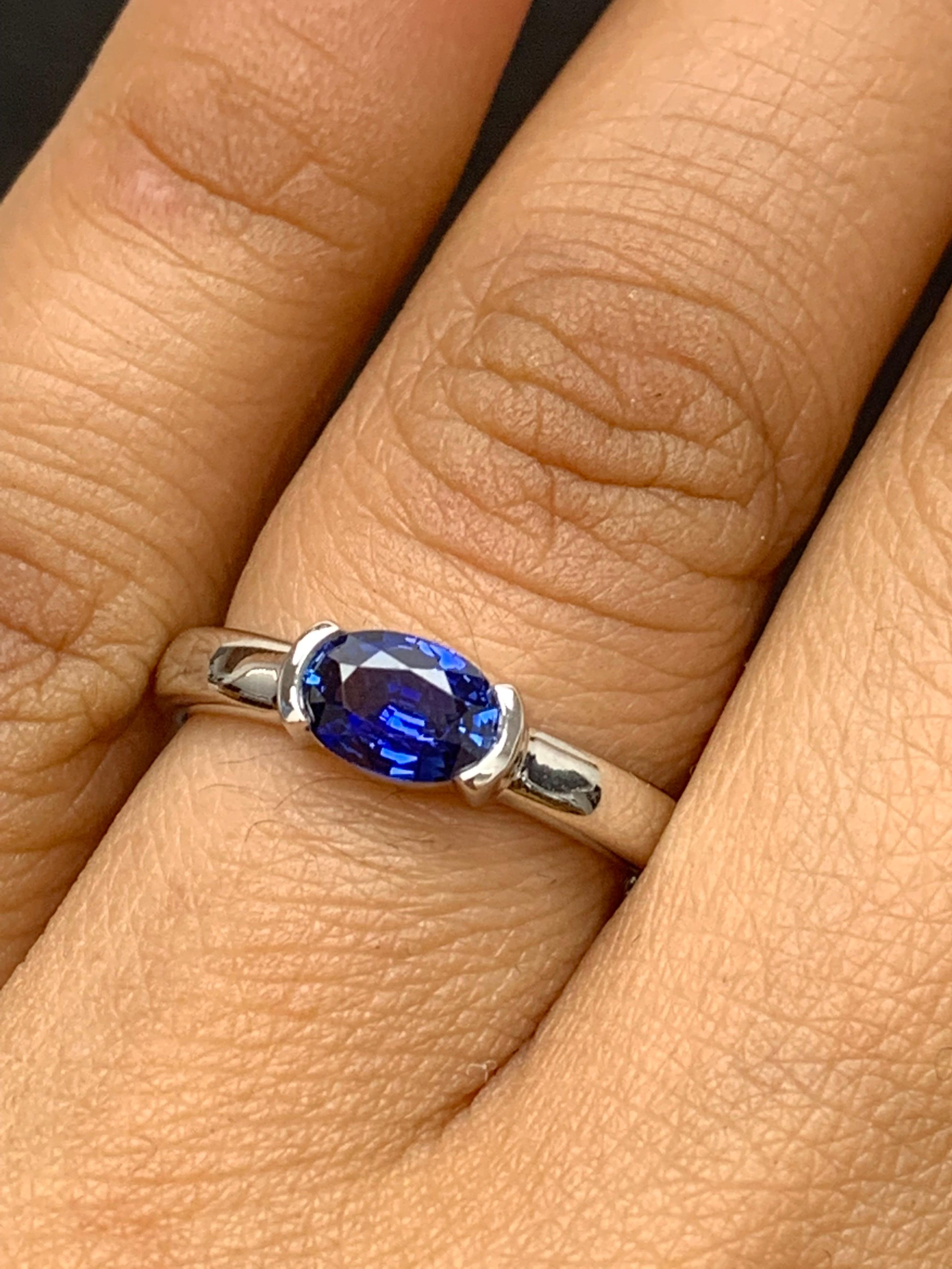 Women's 1.00 Carat Oval Cut Blue Sapphire Band Ring in 14K White Gold For Sale