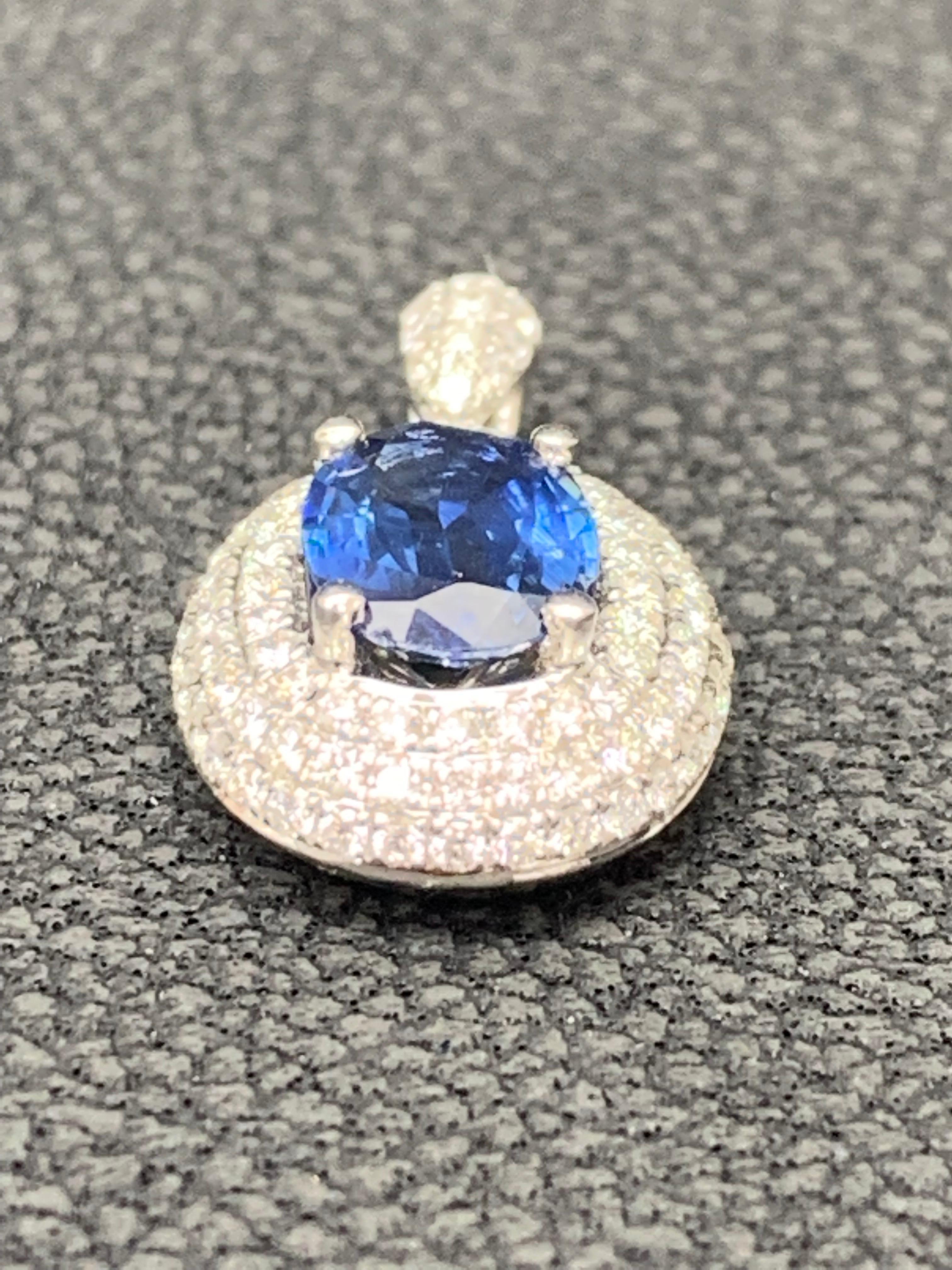1.00 Carat Oval Cut Sapphire and Diamond Pendant in 18K White Gold In New Condition For Sale In NEW YORK, NY