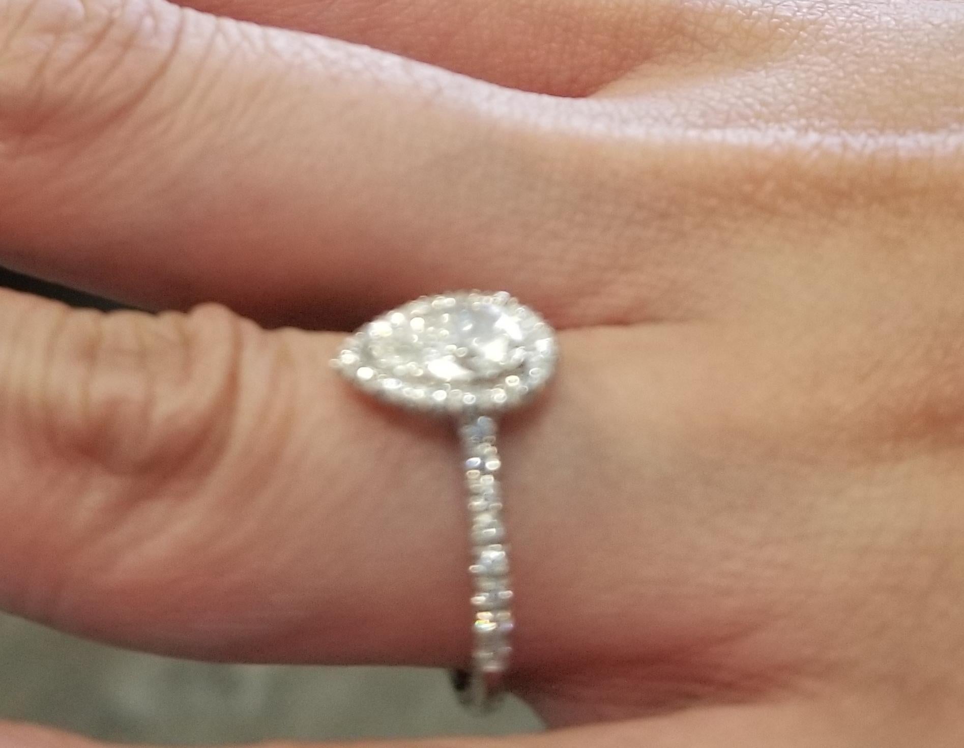 1.00 Carat Pear Shape Diamond with Diamond Halo In New Condition In Los Angeles, CA