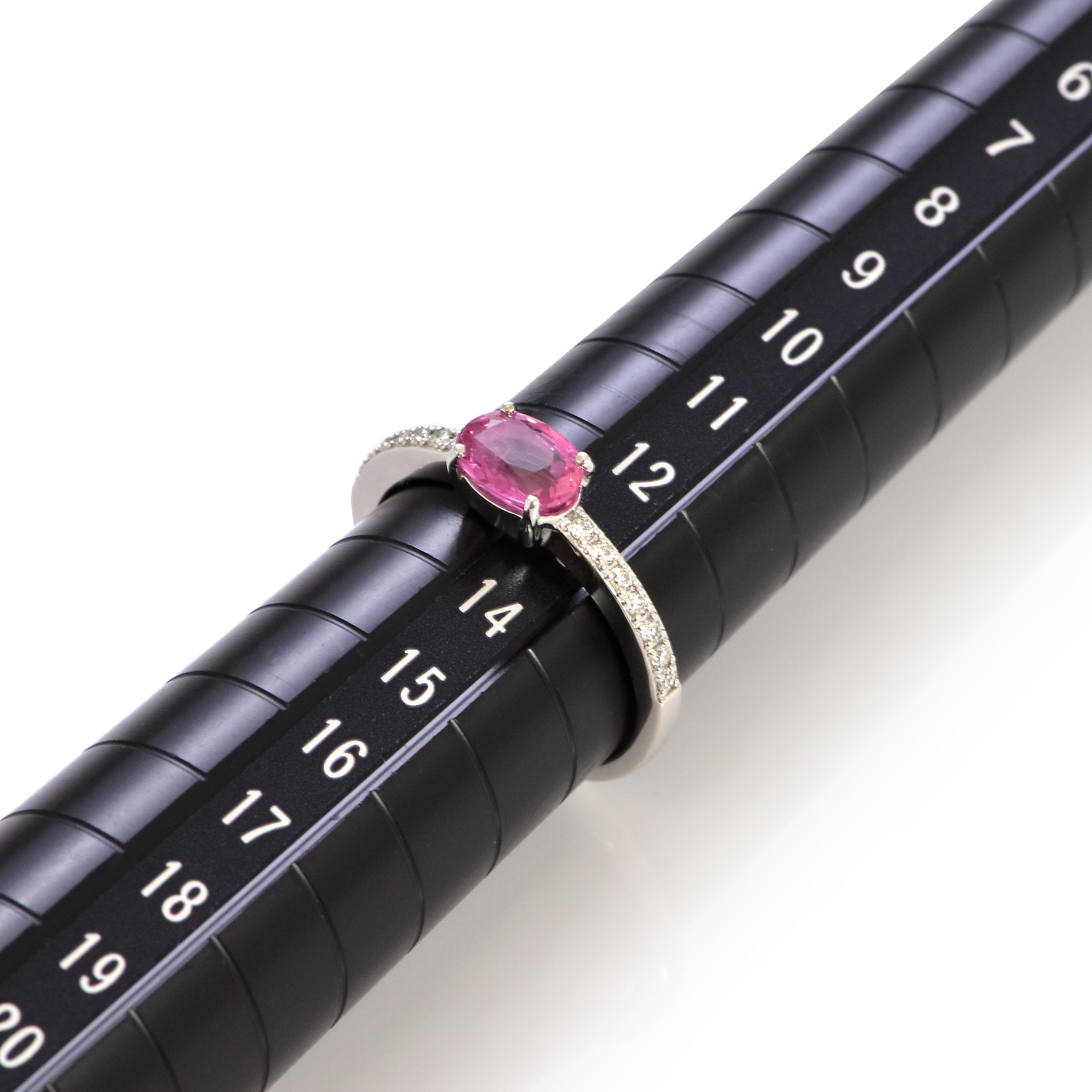 Anello con zaffiro rosa e diamanti da 1,00 carati in platino in vendita 5
