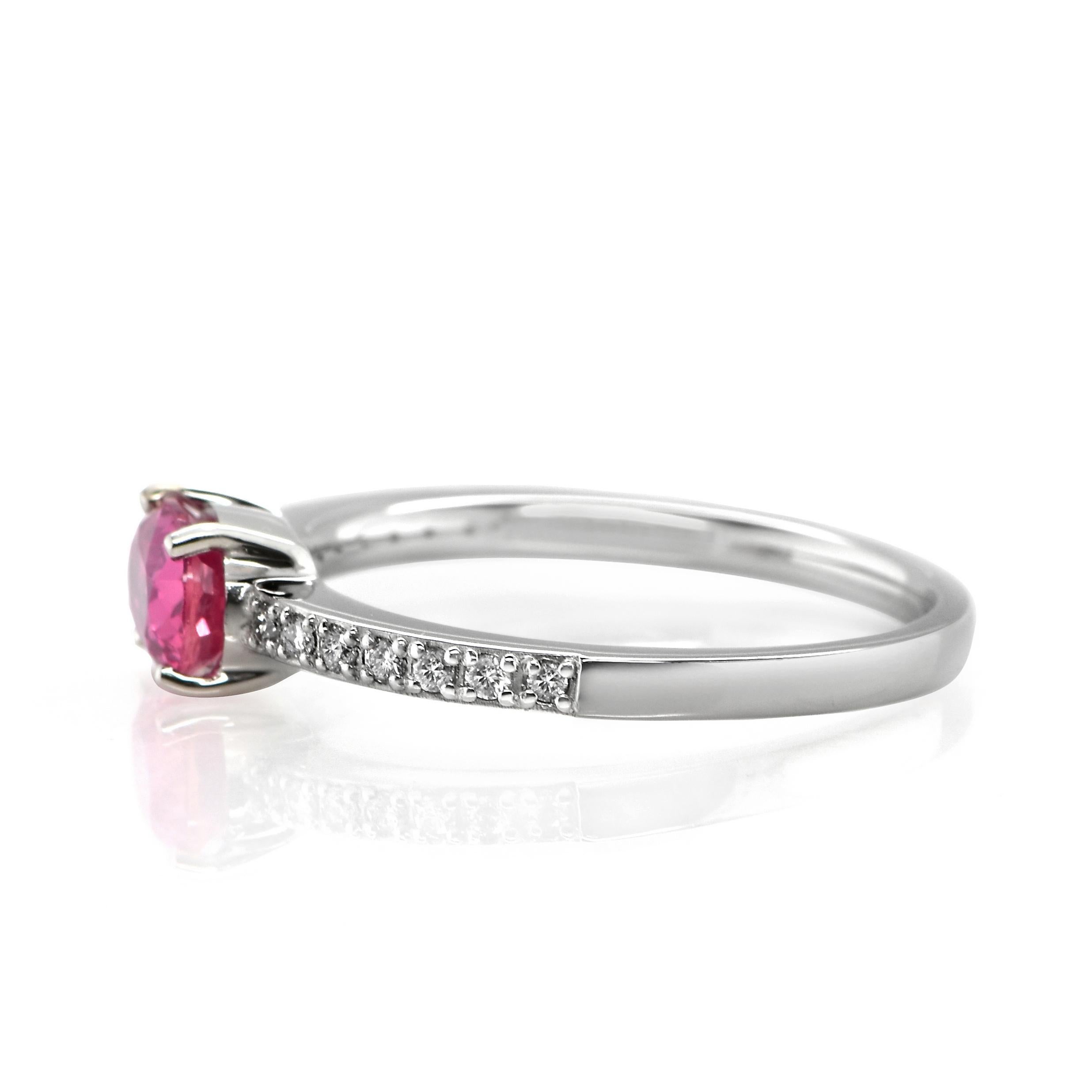 Anello con zaffiro rosa e diamanti da 1,00 carati in platino in vendita 1
