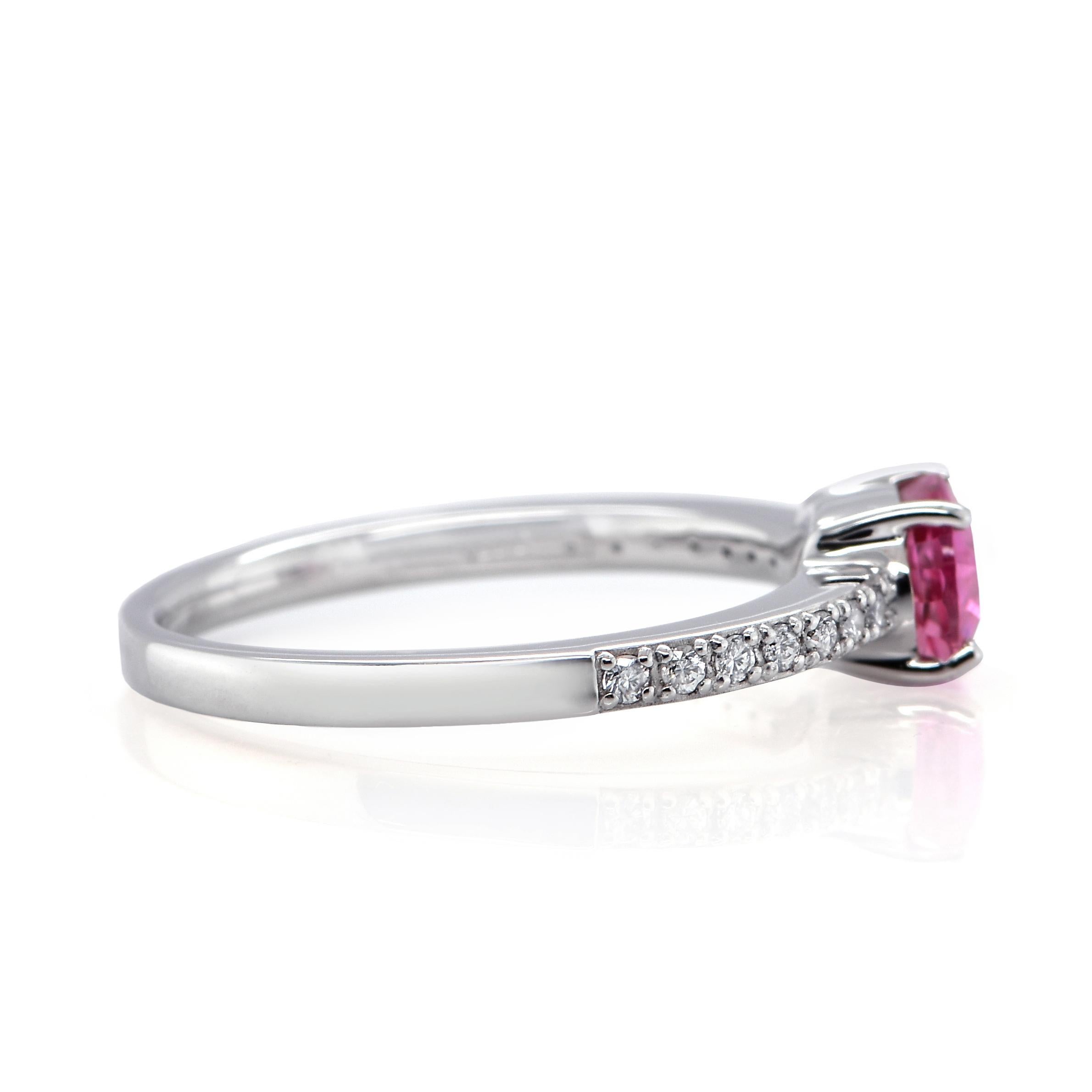 Anello con zaffiro rosa e diamanti da 1,00 carati in platino in vendita 2