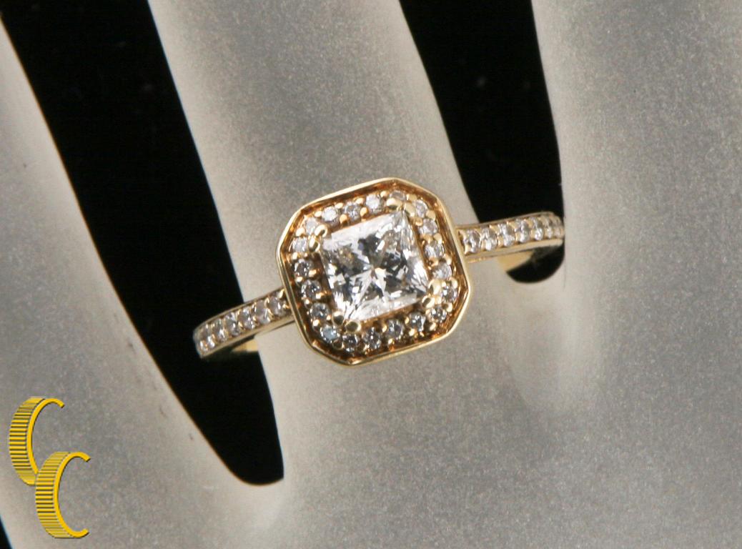 1,00 Karat Prinzessinnenschliff Diamant Halo 14 Karat Gelbgold Verlobungsring (Carréschliff) im Angebot