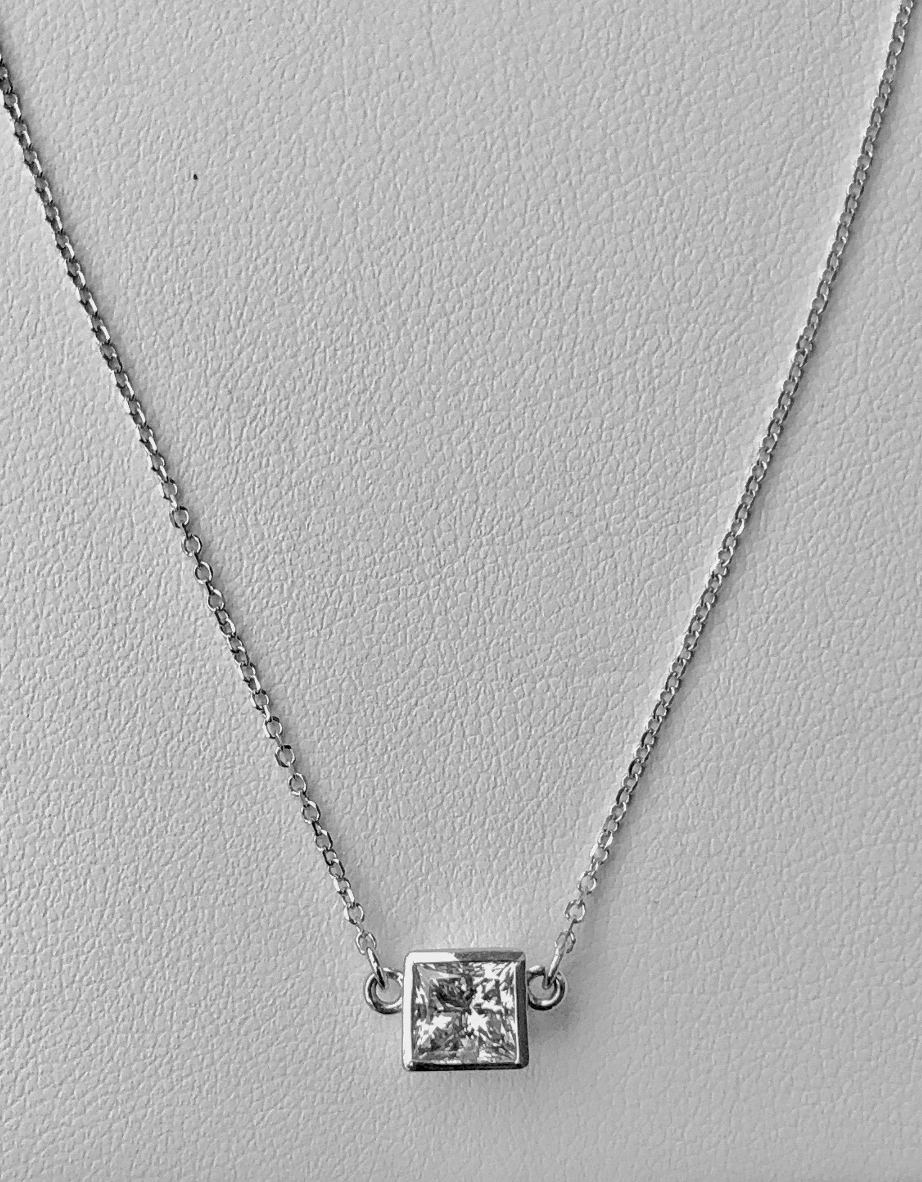 1.00 Carat Princess Cut Diamond Solitaire Pendant Necklace For Sale 2