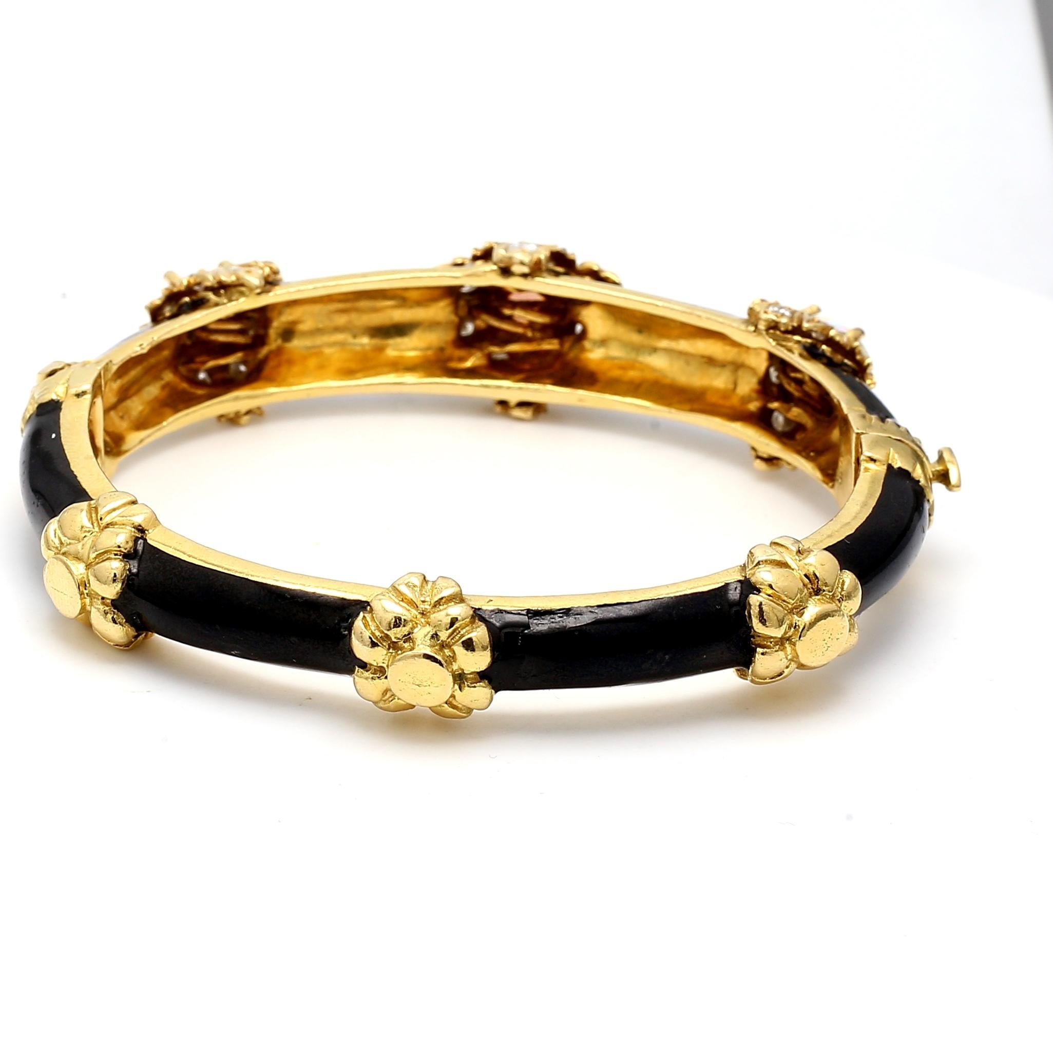 Bracelet jonc en or jaune 18 carats avec diamants taille radiant H VS2 de 1,00 carat en vente 1