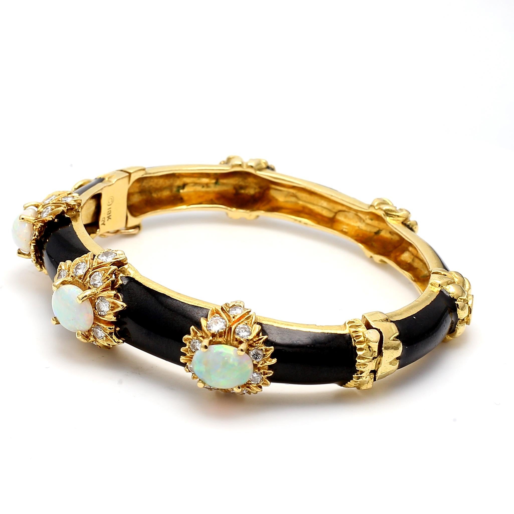 Bracelet jonc en or jaune 18 carats avec diamants taille radiant H VS2 de 1,00 carat en vente 4