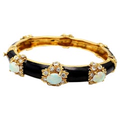 1.00 Carat Radiant Cut H VS2 Diamond 18 Karat Yellow Gold Bangle Bracelet