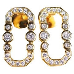 Boucles d'oreilles en or 18 carats de 1,00 carat de diamants ronds de forme brillante