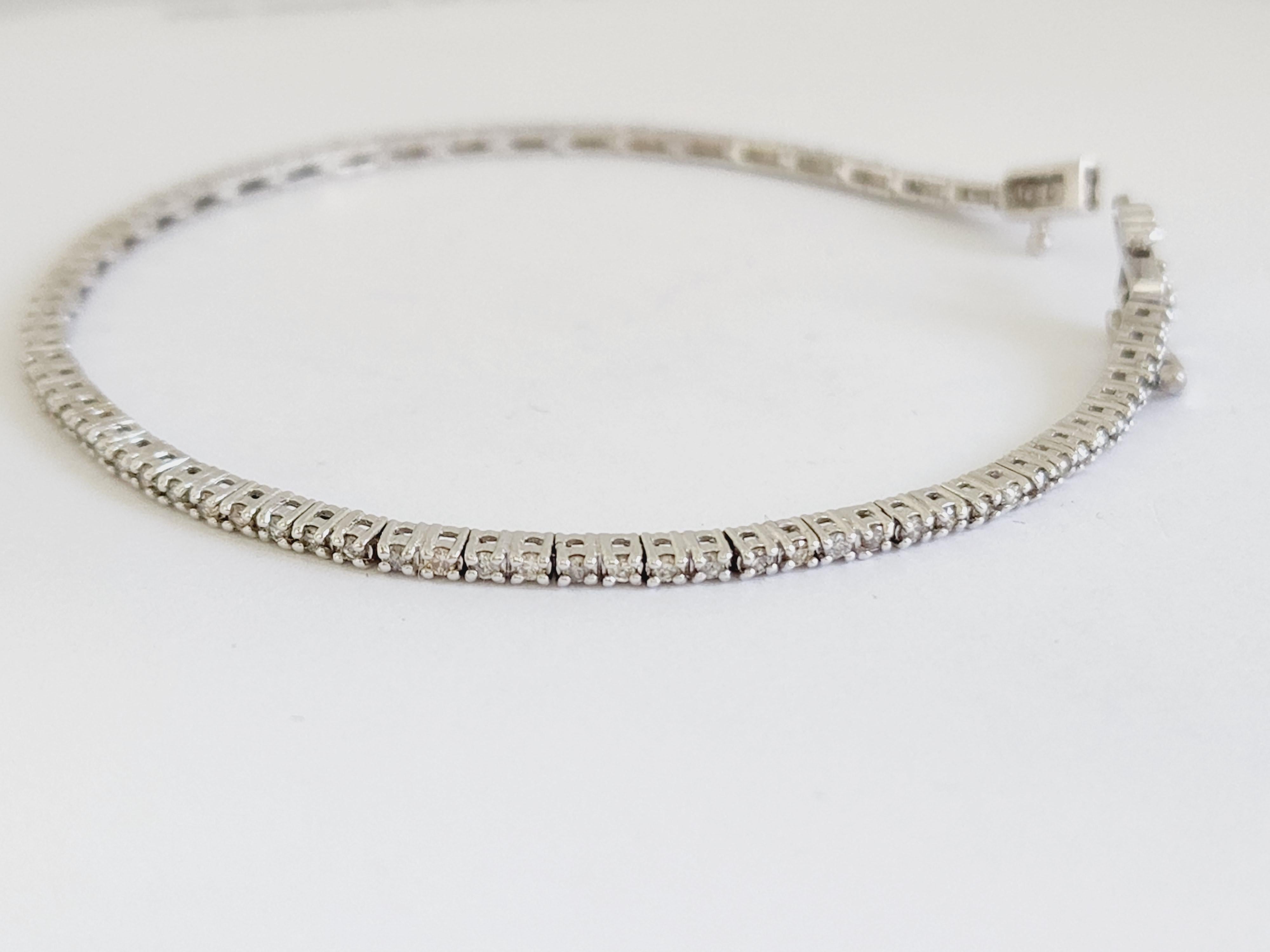 Round Cut 1.05 Carat Round Brilliant Cut Diamond Tennis Bracelet 14 Karat White Gold For Sale