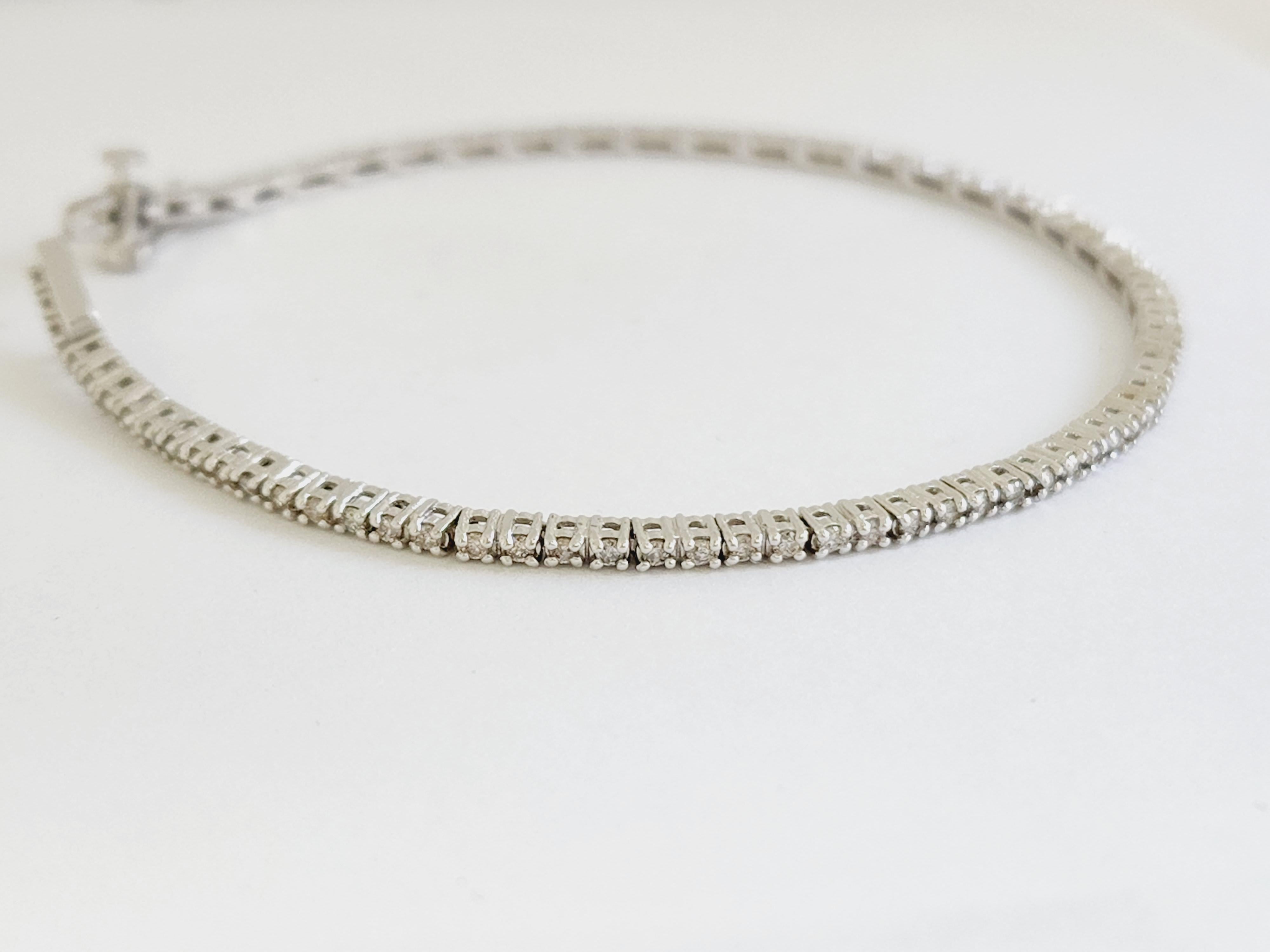 1.04 Carat Round Brilliant Cut Diamond Tennis Bracelet 14 Karat White Gold In New Condition For Sale In Great Neck, NY