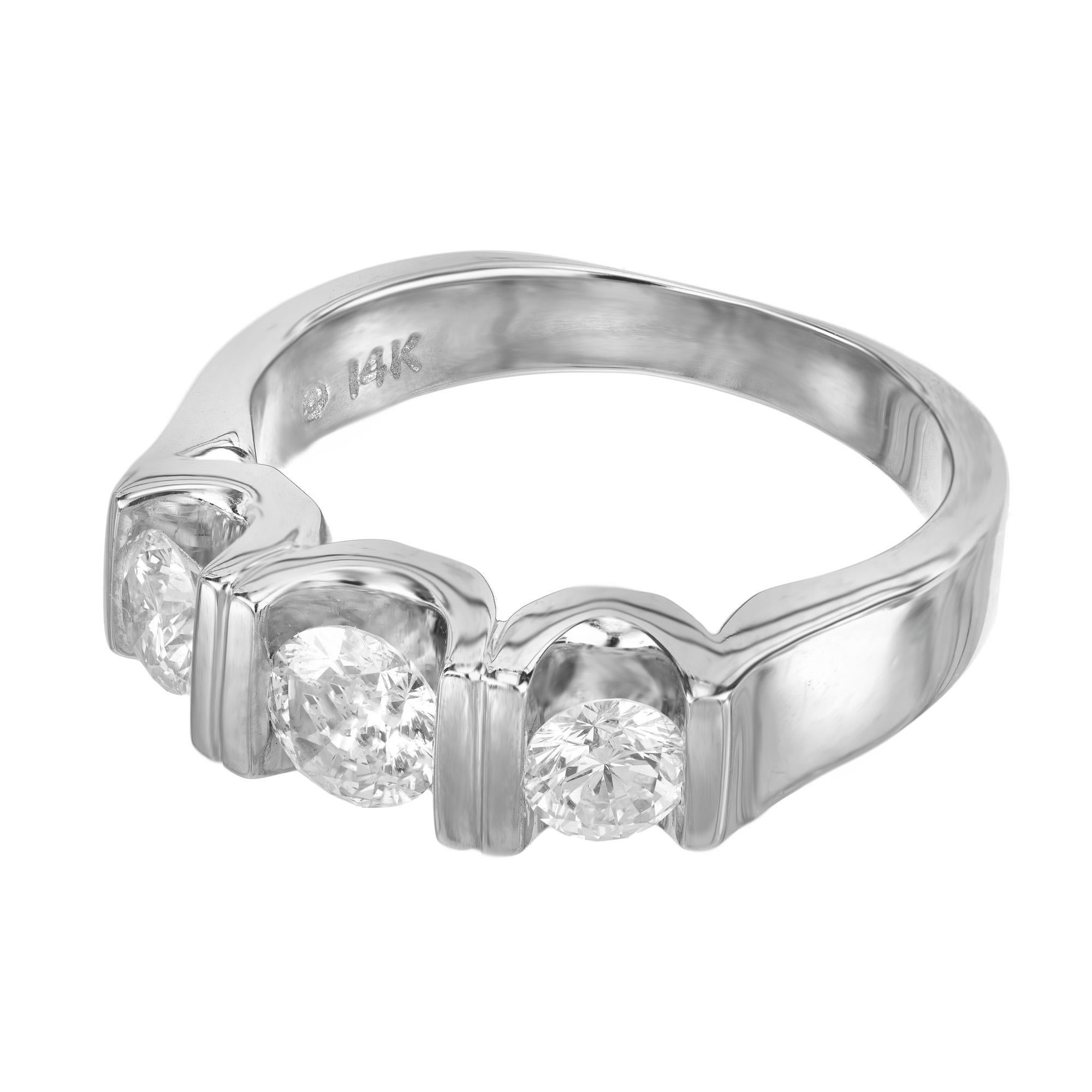 Anillo de oro blanco de 1,00 quilates con diamante redondo talla brillante y tres piedras Corte redondo en venta
