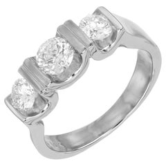 Anello a tre pietre in oro bianco con diamante rotondo a taglio Brilliante da 1,00 carati