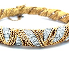 1.00 Carat Round Brilliant Diamond 18K Yellow Gold Textured Bangle Bracelet