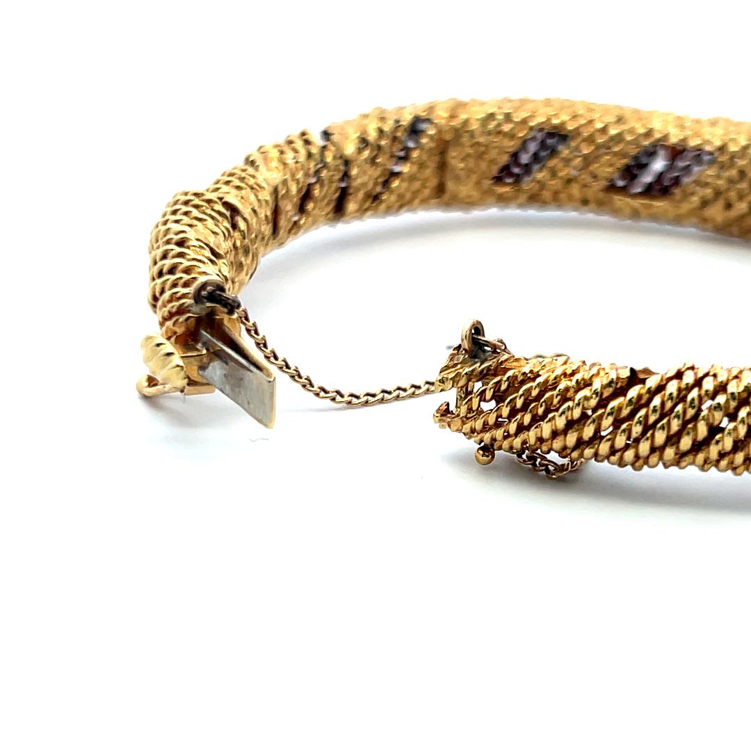 Bracelet en or jaune 18K texturé avec diamant rond brillant de 1,00 carat en vente 4