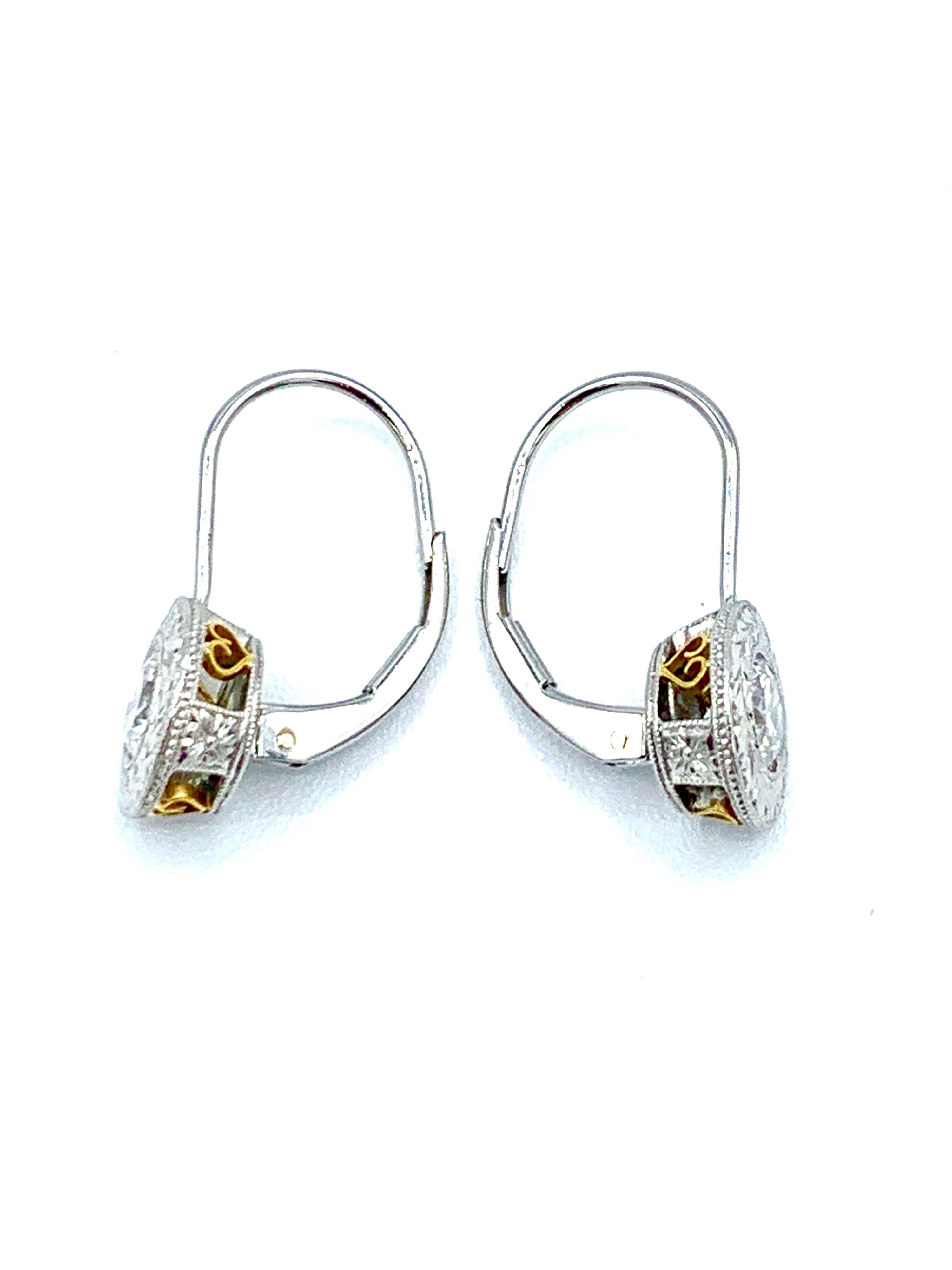 Round Cut 1.00 Carat Round Brilliant Diamond Platinum Dangle Earrings For Sale