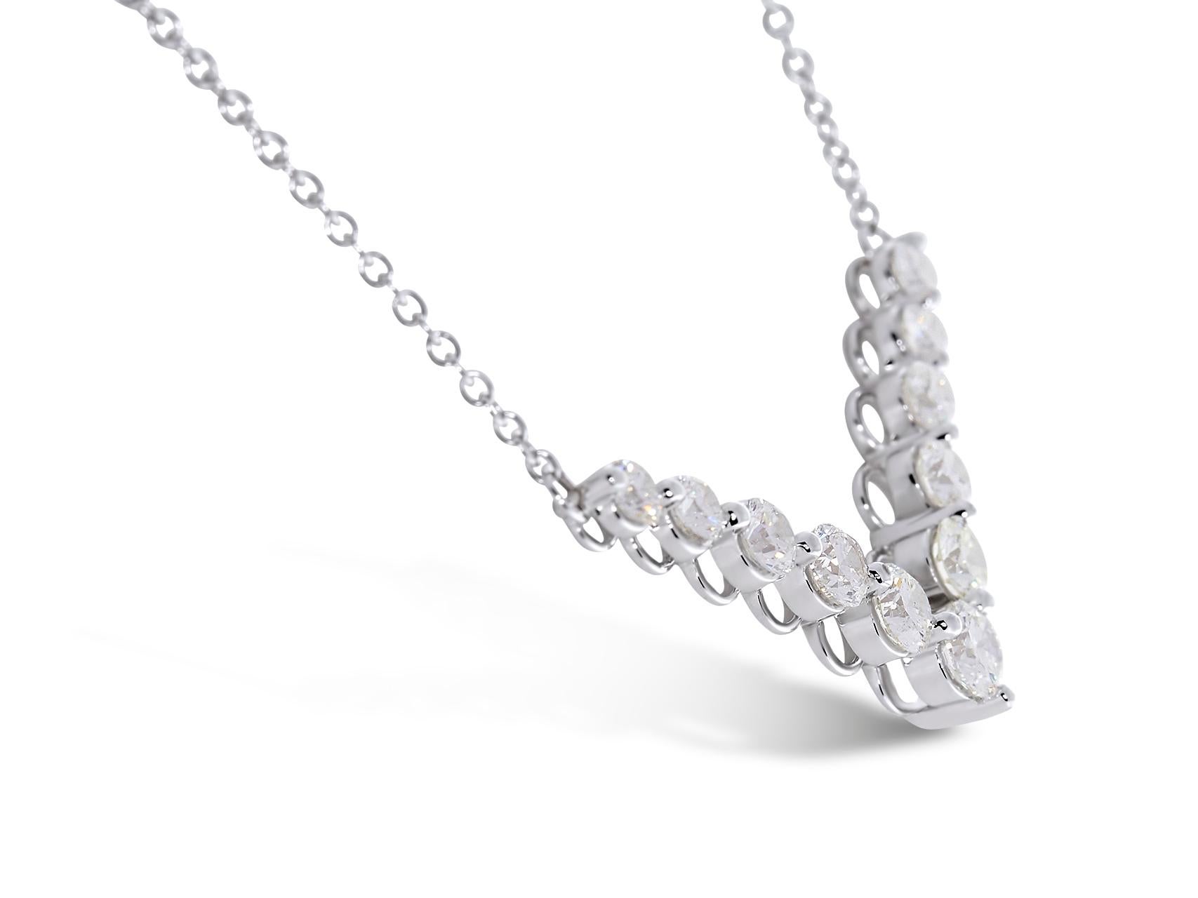 Modern 1.20 Carat Round Diamond Chevron Necklace in 14 Karat White Gold. Certified by IGI Laboratory in New York, with full diamond jewelry grading report.

1.20 Carats of Brilliant Round White VS-SI Diamonds
and 4.00 grams of 14K White Gold.

This