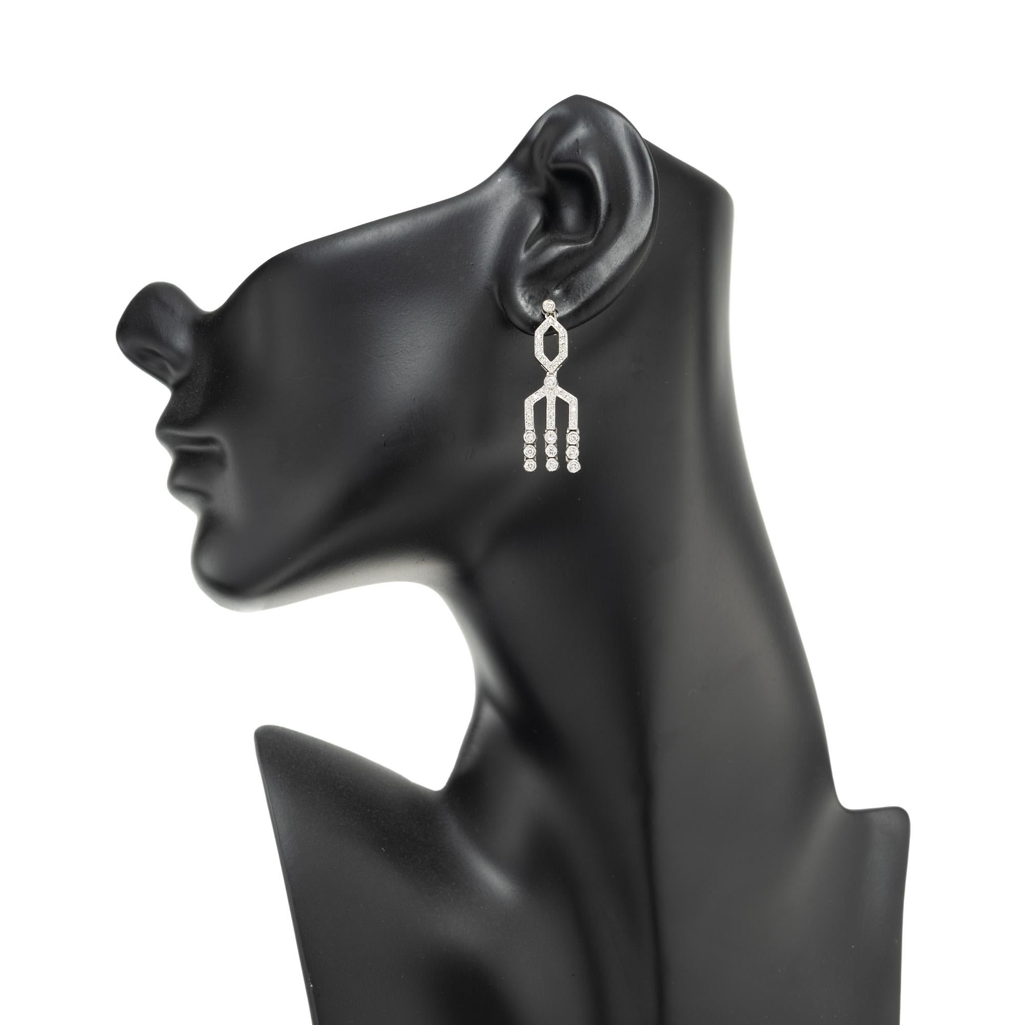Boucles d'oreilles chandelier en or mi-siècle avec diamant rond de 1,00 carat Pour femmes en vente