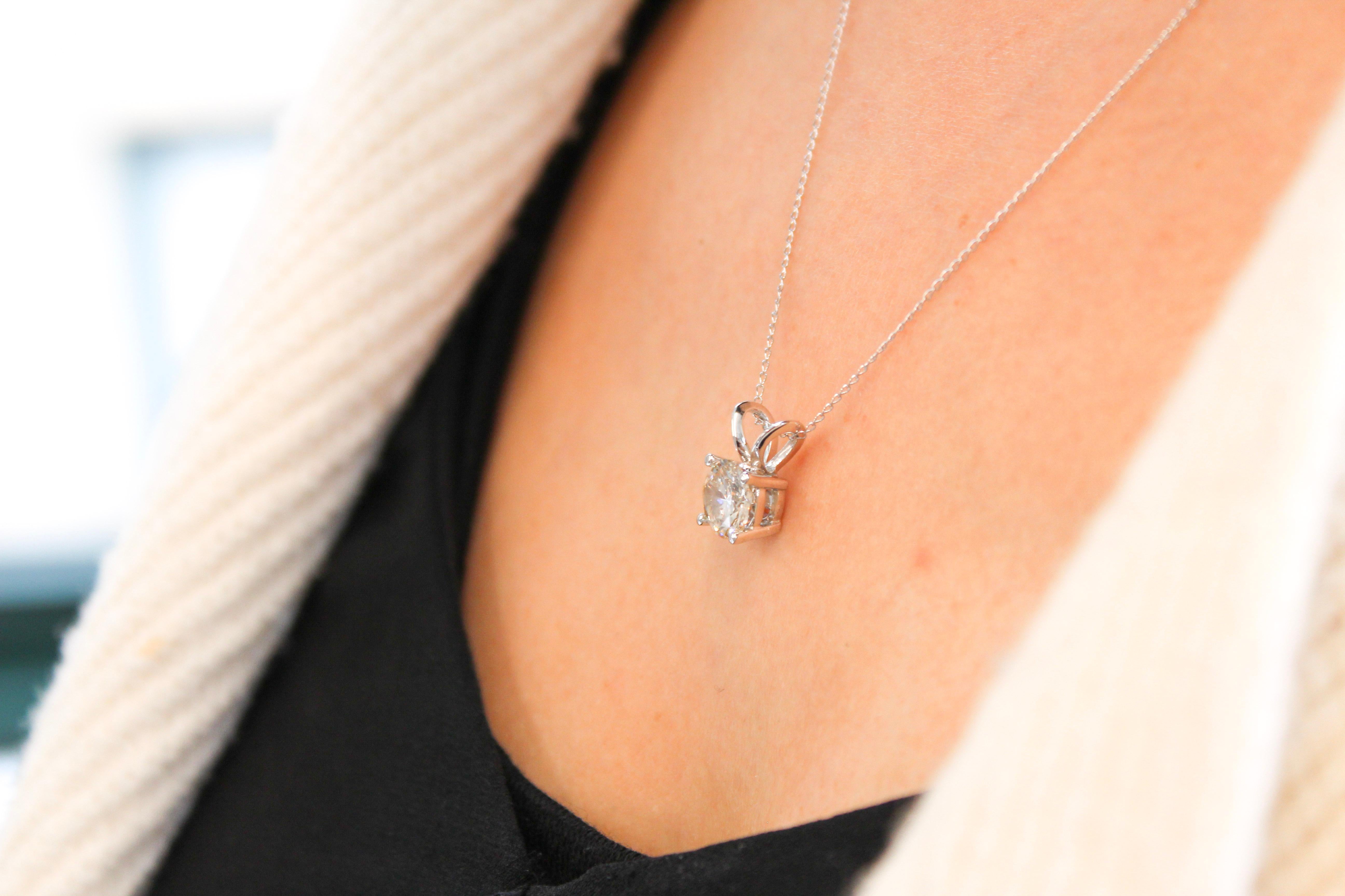 Colgante solitario de diamante redondo de 1,00 quilates en oro blanco de 14 quilates Corte redondo en venta