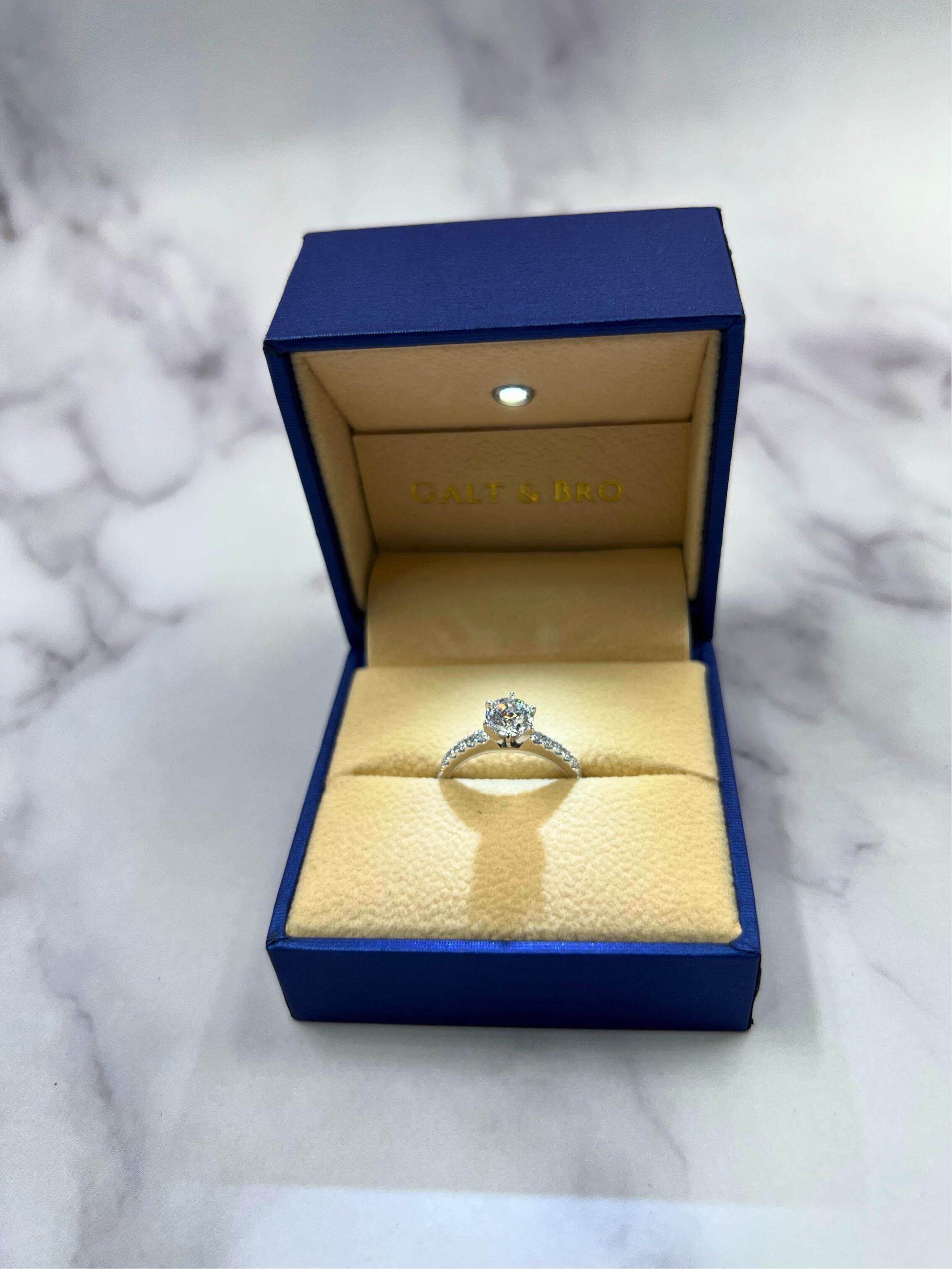 1.00 Carat Round Shape Brilliant Cut Diamond 18 Karat White Gold Engagement Ring For Sale 3