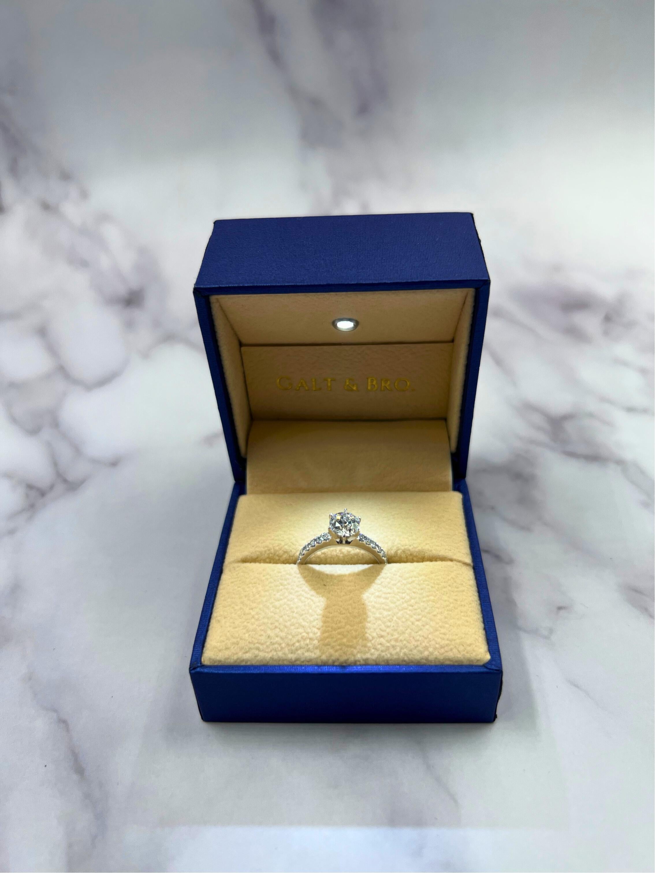 1.00 Carat Round Shape Brilliant Cut Diamond 18 Karat White Gold Engagement Ring For Sale 4