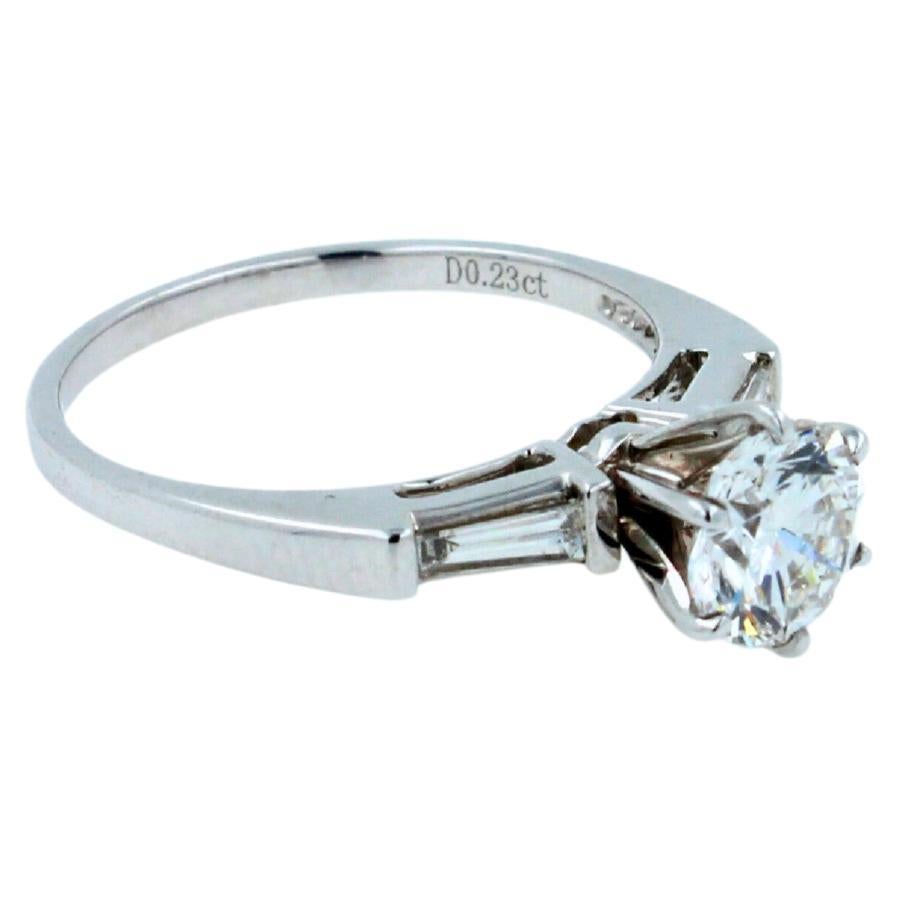 1.00 Carat Round Shape Brilliant Cut Diamond 18k White Gold Baguette Sides Ring In New Condition For Sale In Oakton, VA