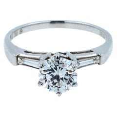 1.00 Carat Round Shape Brilliant Cut Diamond 18k White Gold Baguette Sides Ring